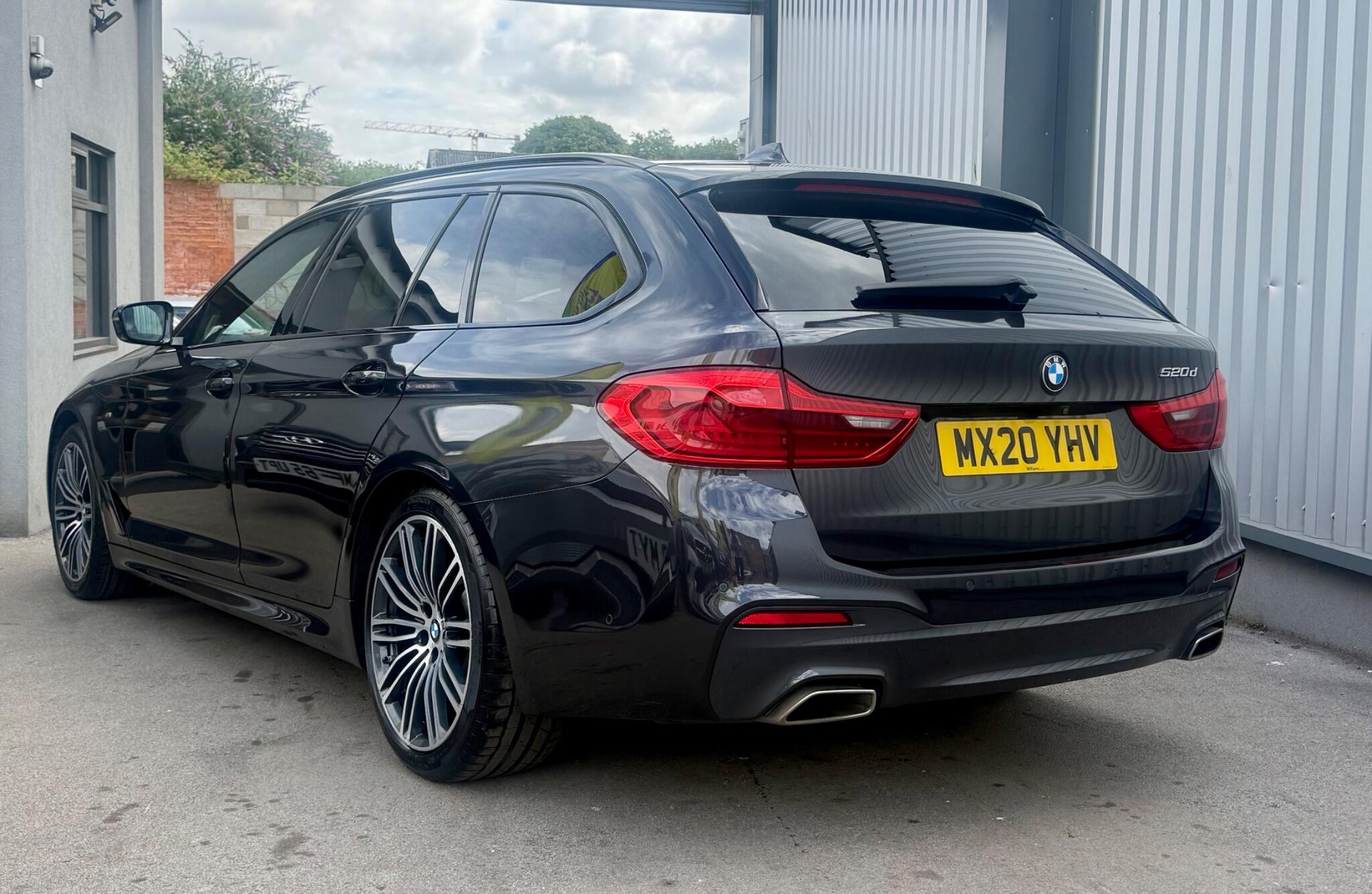 BMW 5 Series view 6