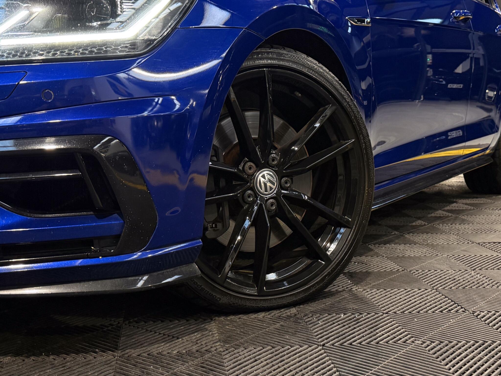 Volkswagen Golf view 2