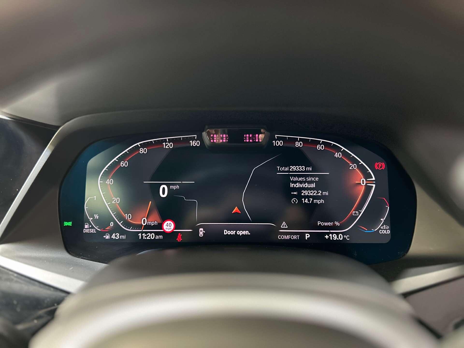 BMW X7 view 23