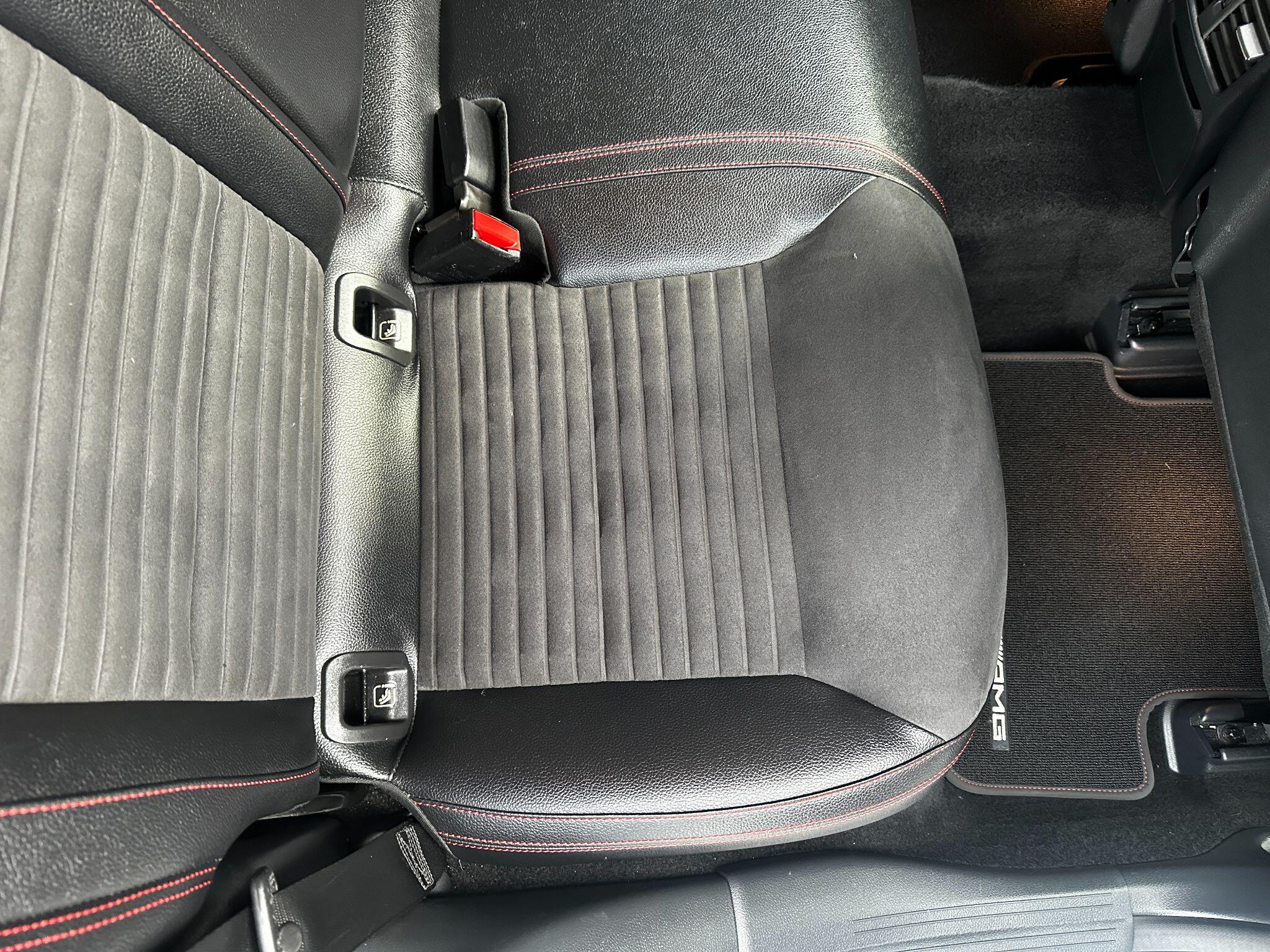 Mercedes-Benz Cla view 28