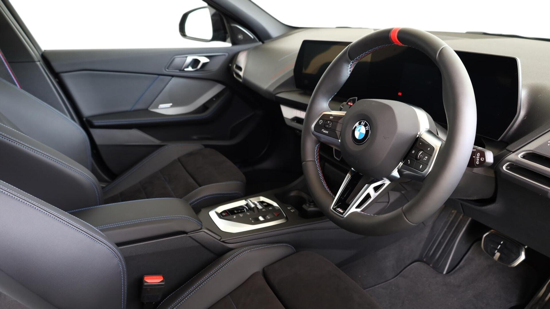 BMW 1 Series view 6