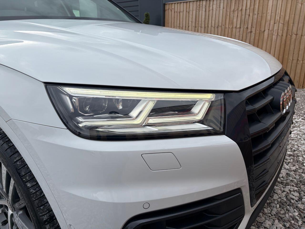 Audi Q5 view 13