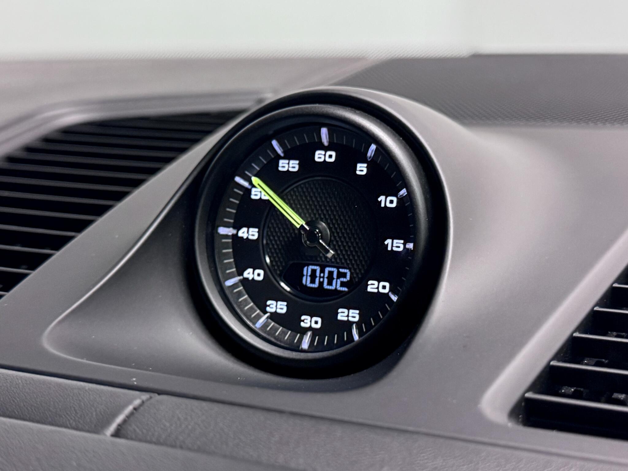 Porsche Cayenne view 37