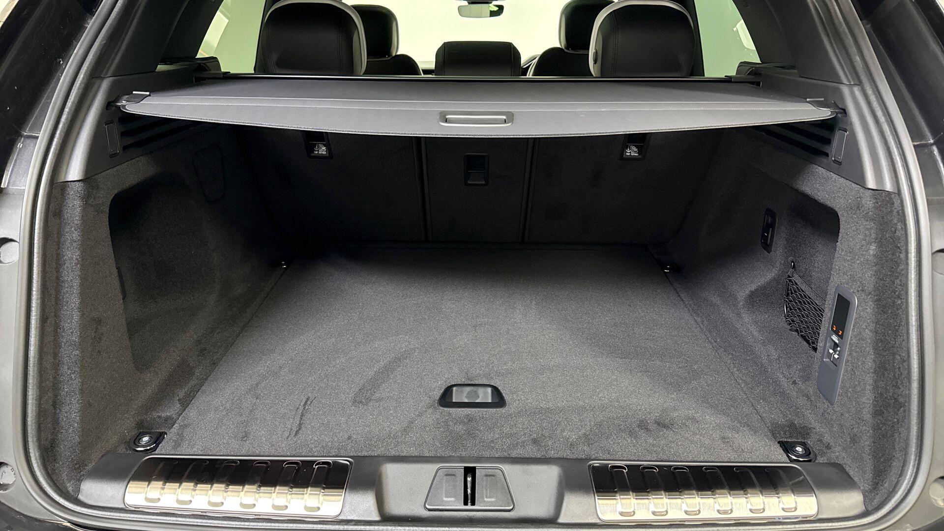 Land Rover Range Rover Sport view 10