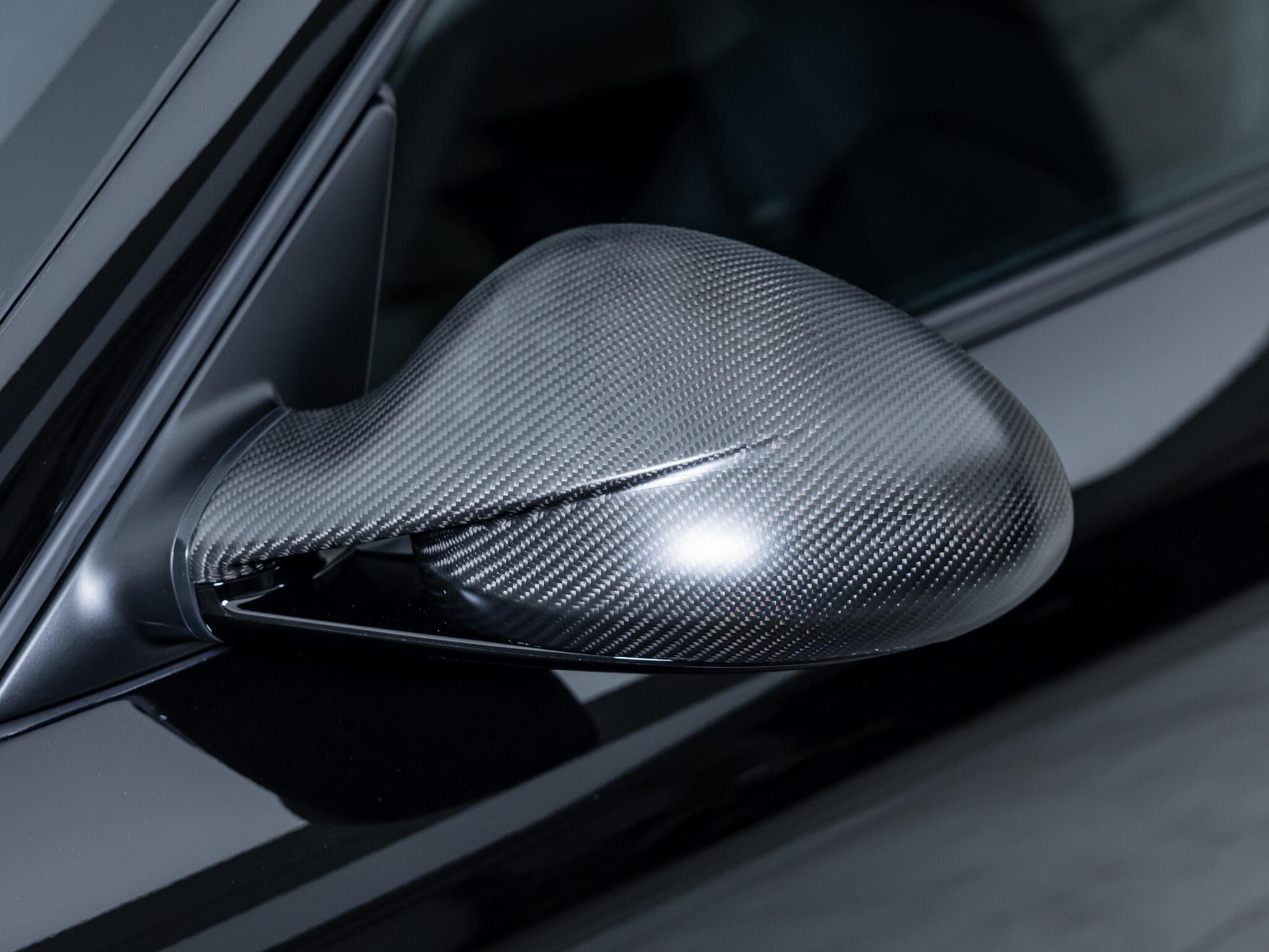 Porsche 911 view 31