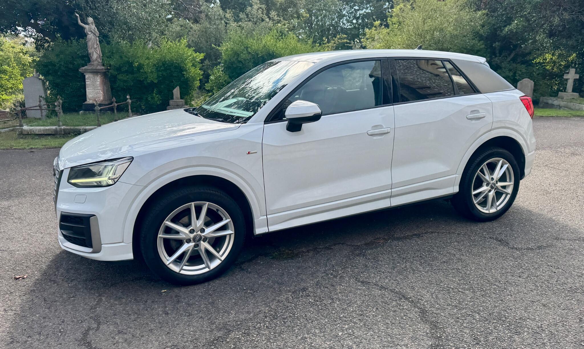 Audi Q2 view 4