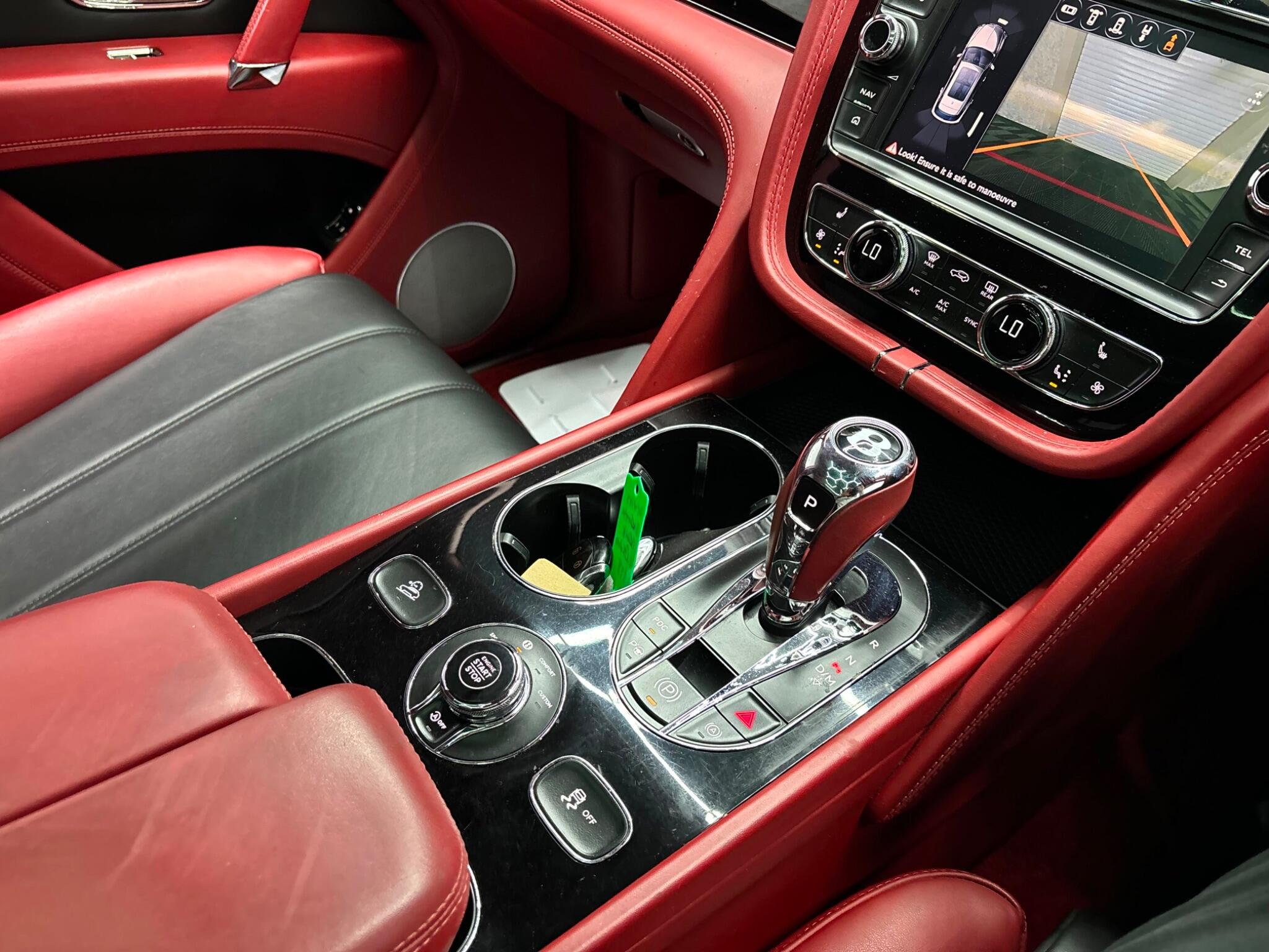 Bentley Bentayga view 10
