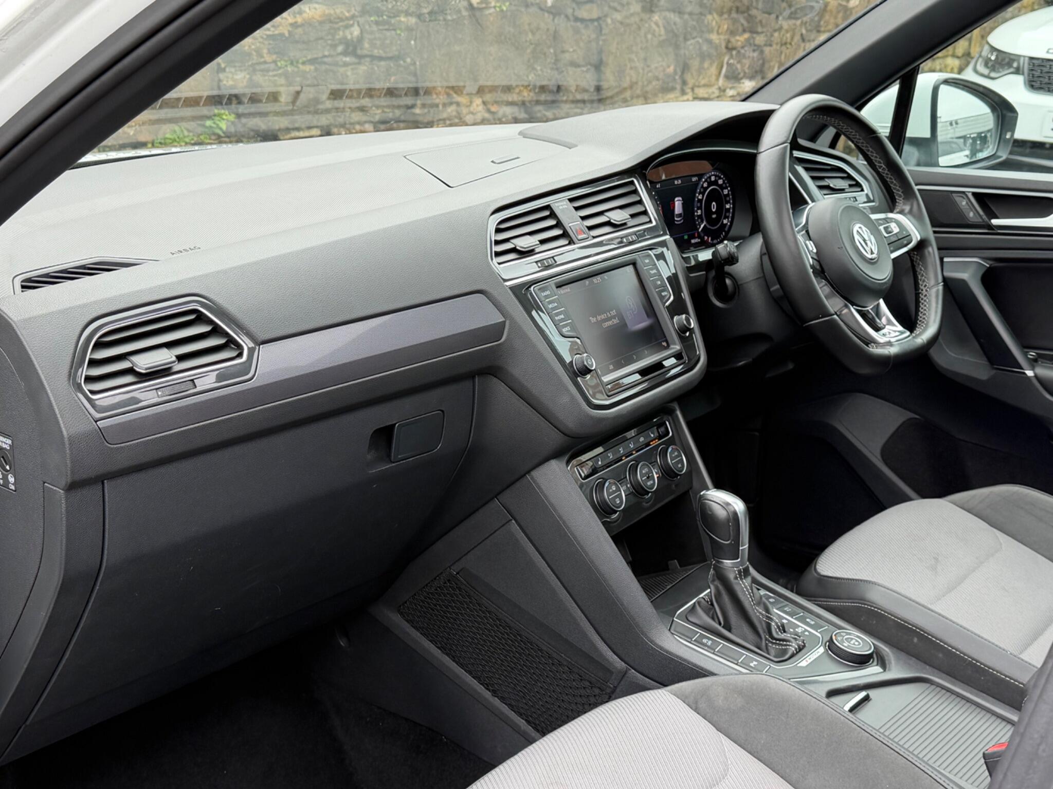 Volkswagen Tiguan view 15