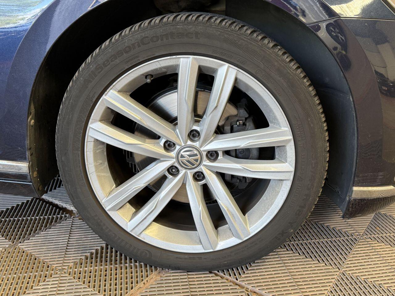 Volkswagen Passat view 19