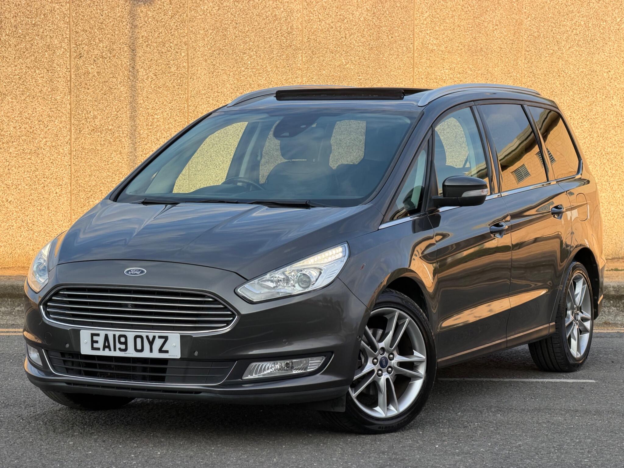 Ford Galaxy view 11
