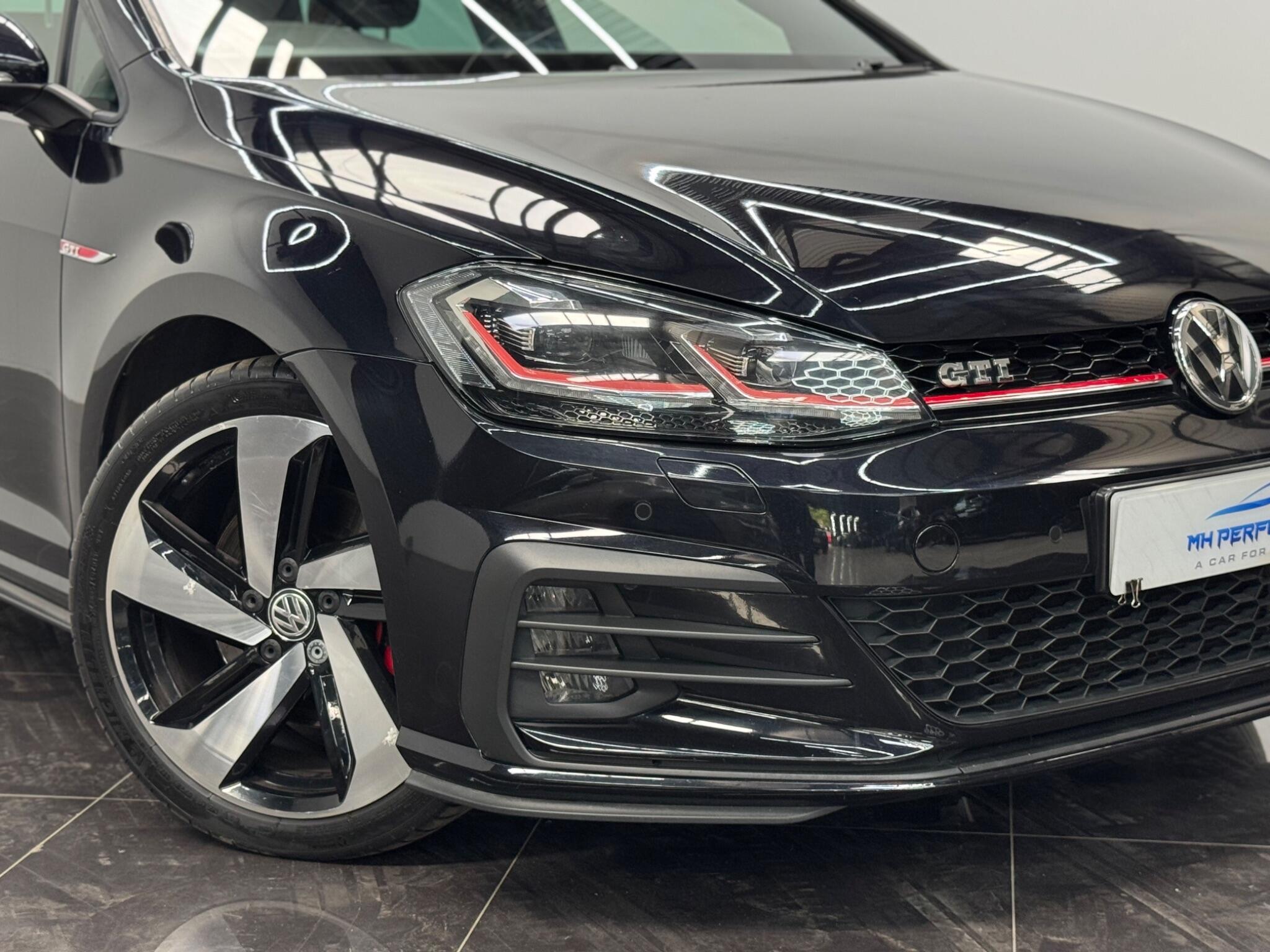 Volkswagen Golf view 11