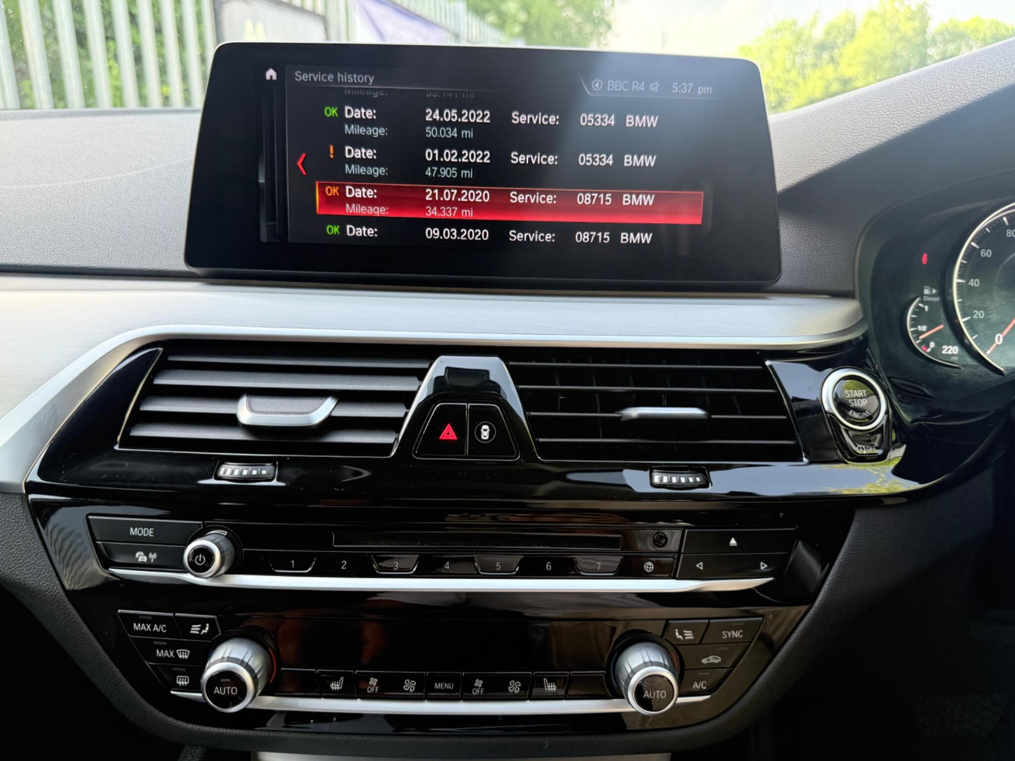 2017 BMW 5 Series image 45