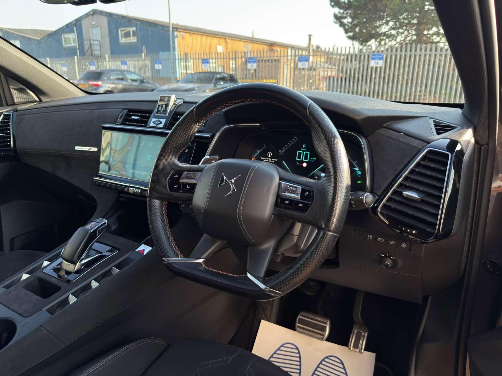 DS Automobiles DS 7 Crossback view 11