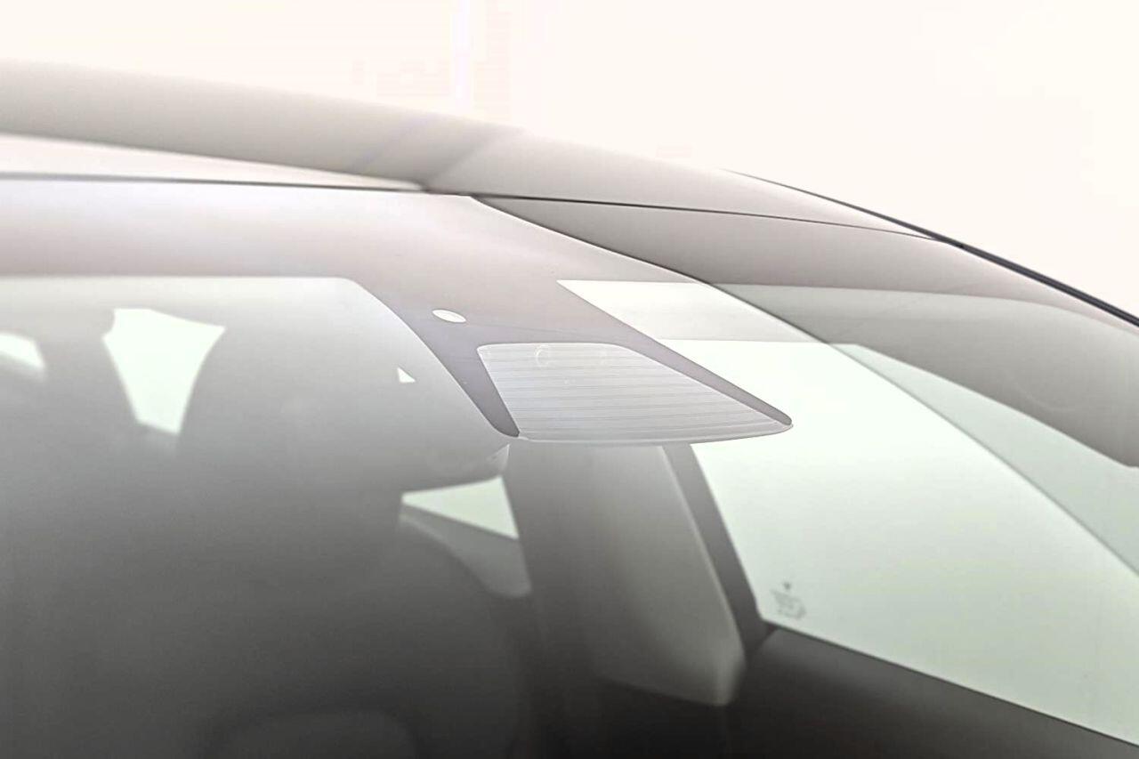 Tesla Model 3 view 39