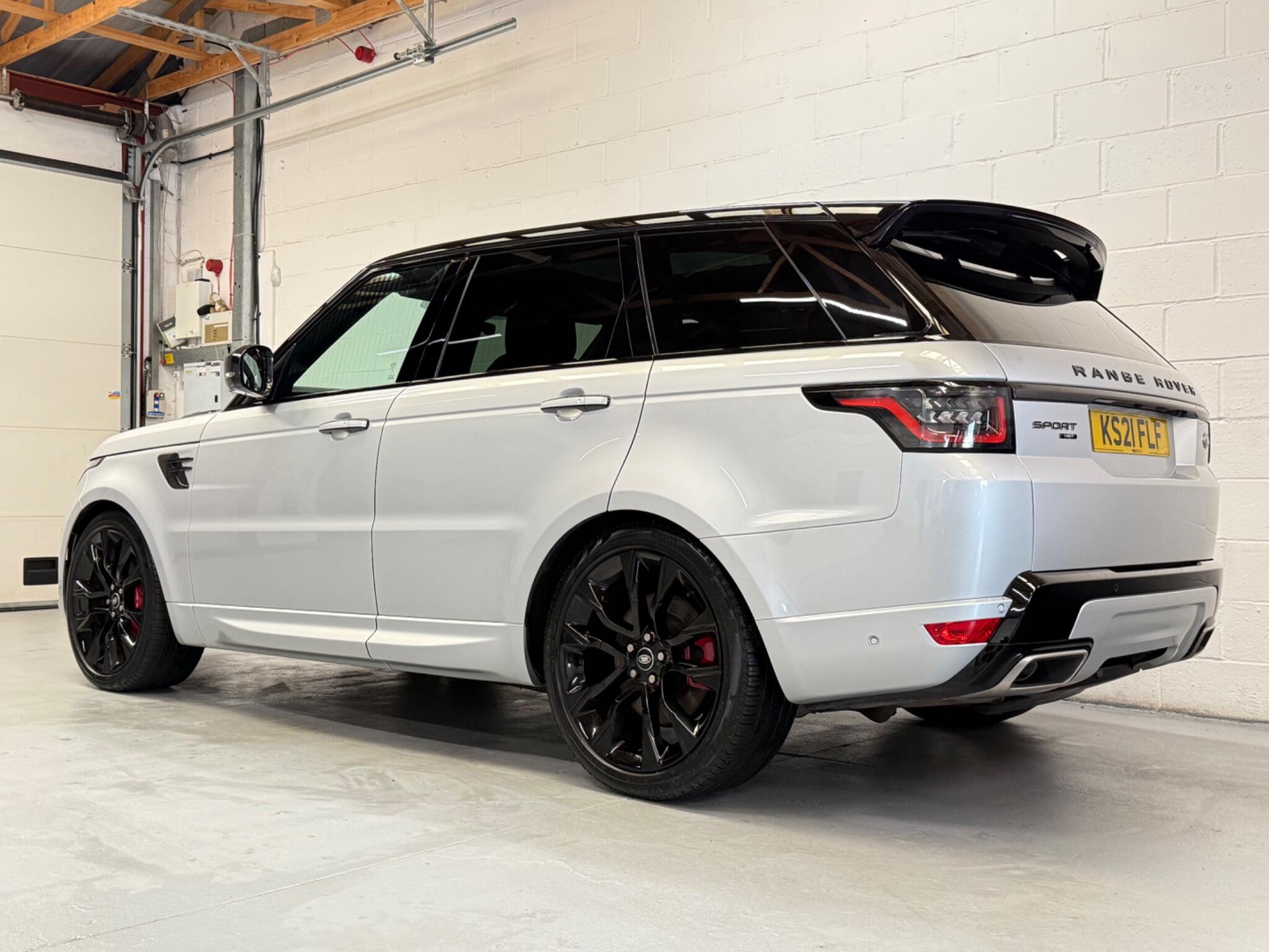 Land Rover Range Rover Sport view 2