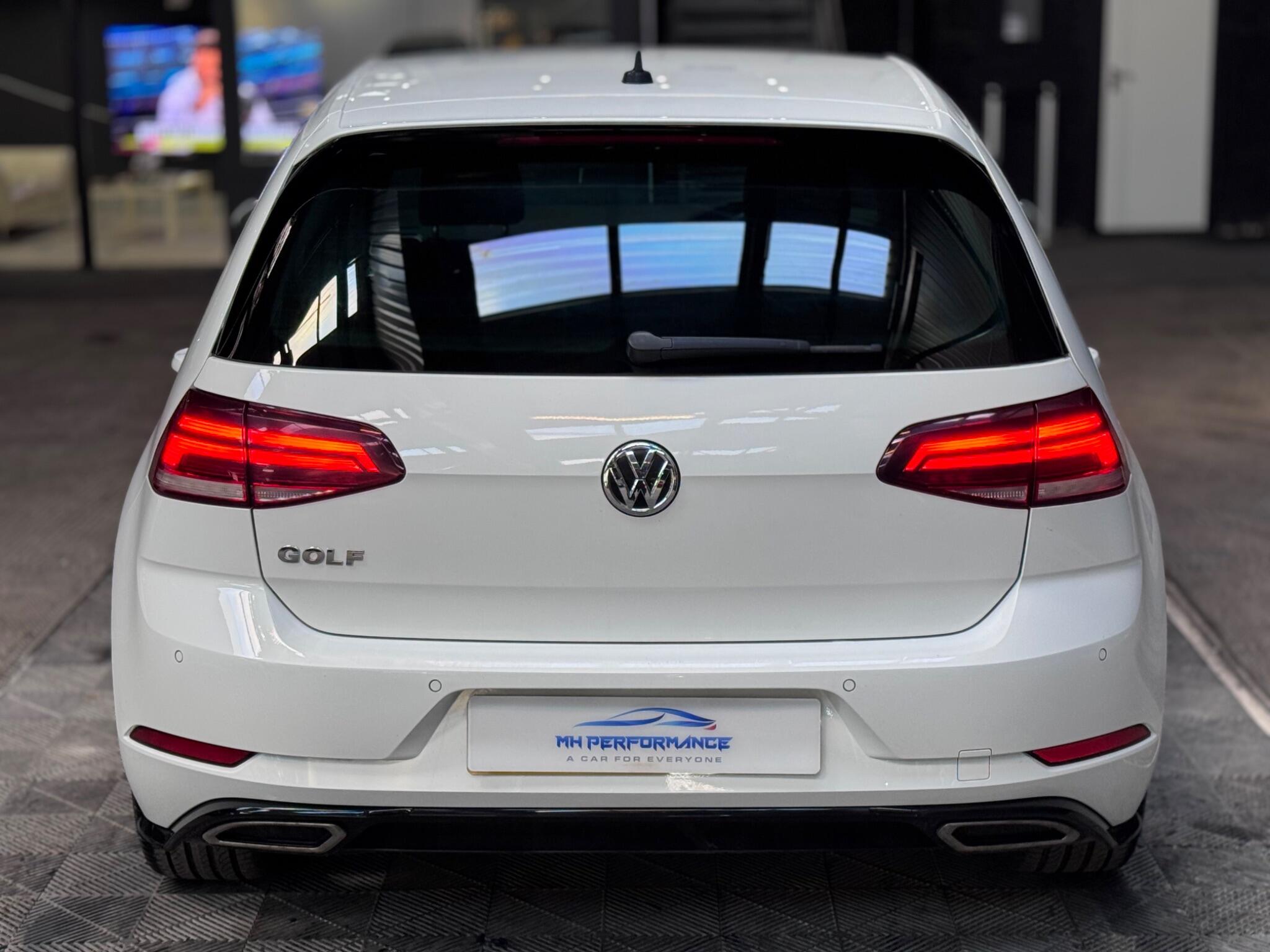 Volkswagen Golf view 40