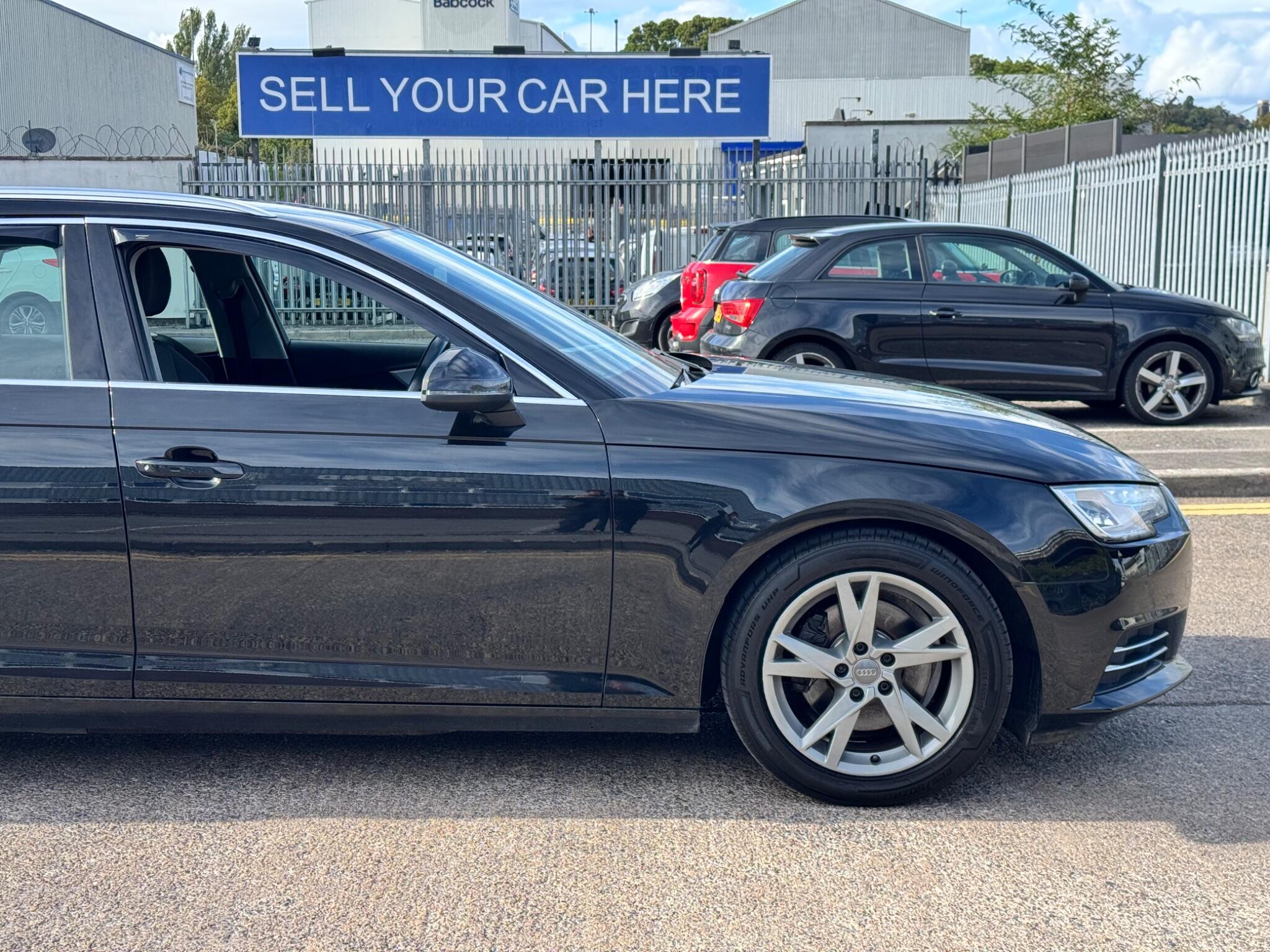 Audi A4 view 16