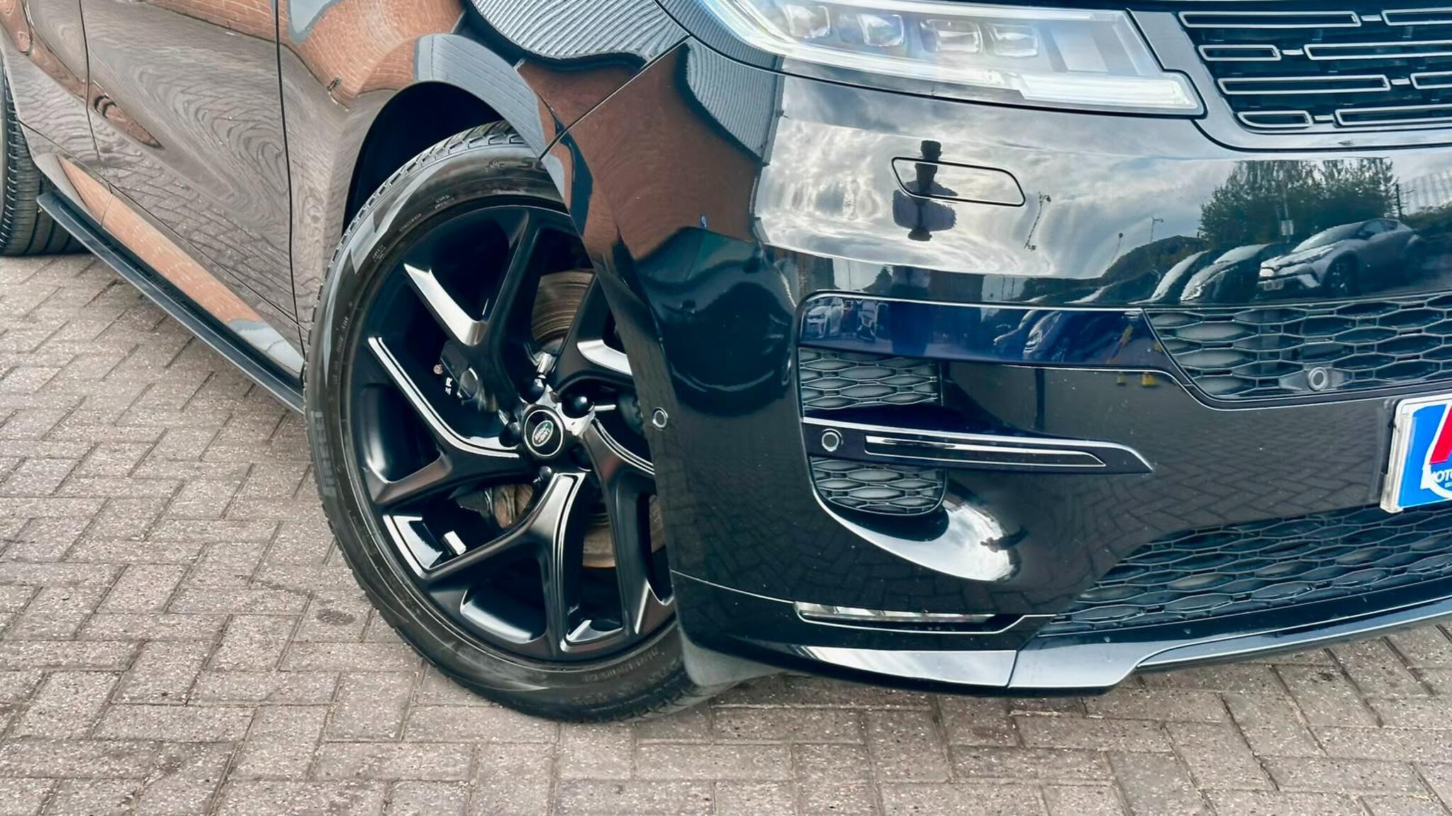Land Rover Range Rover view 4