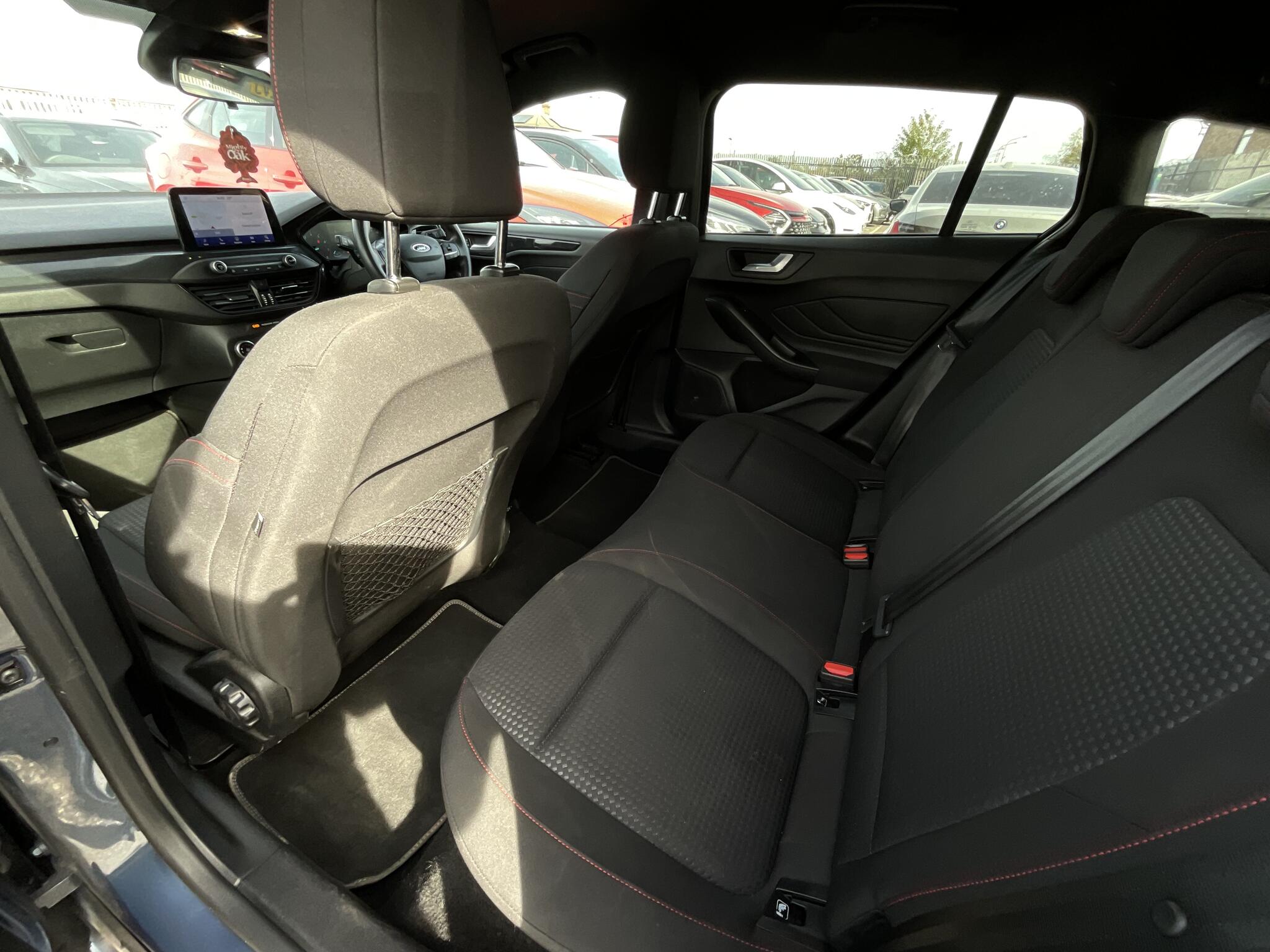 Ford Focus view 13