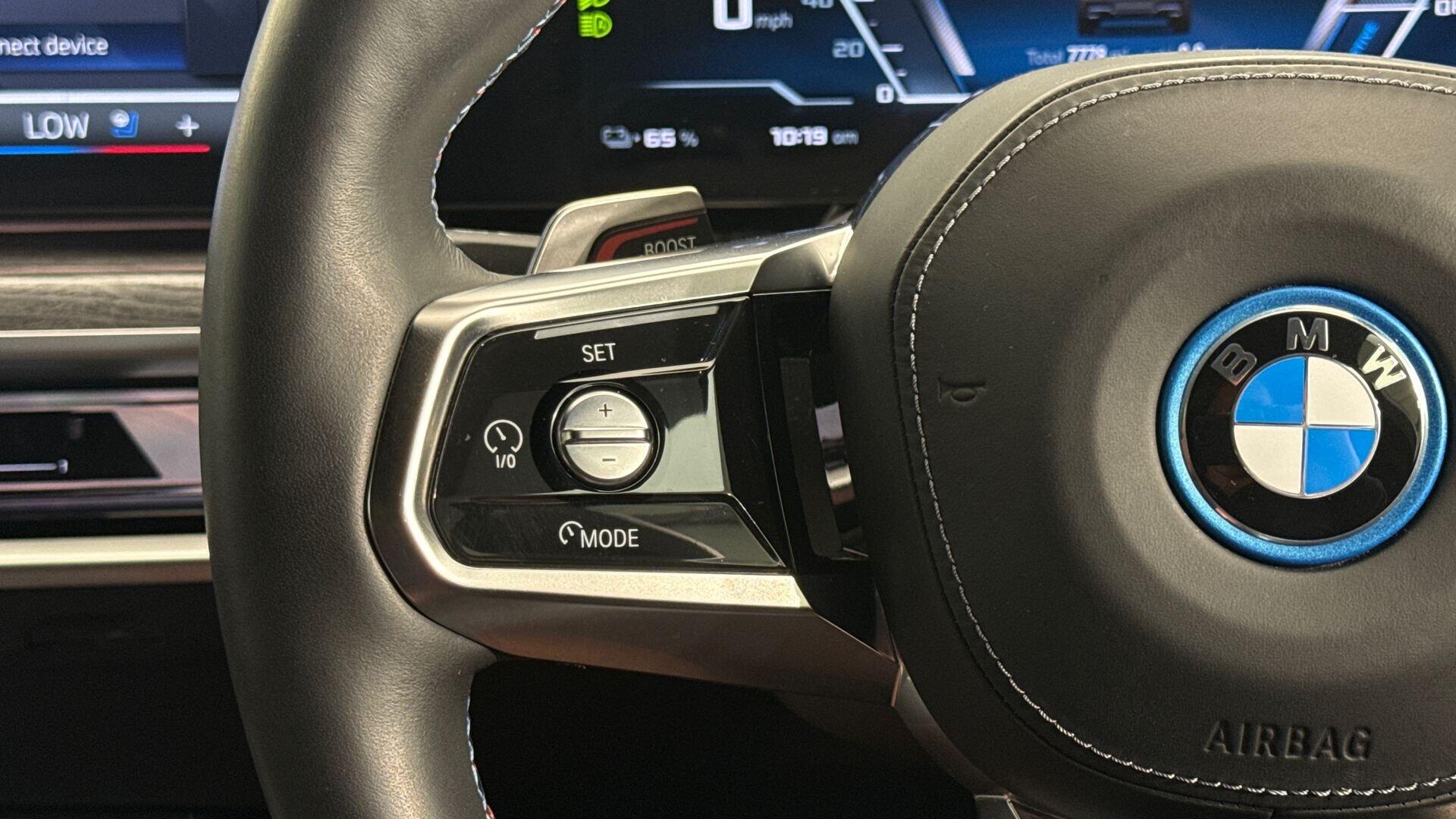 BMW I7 view 17