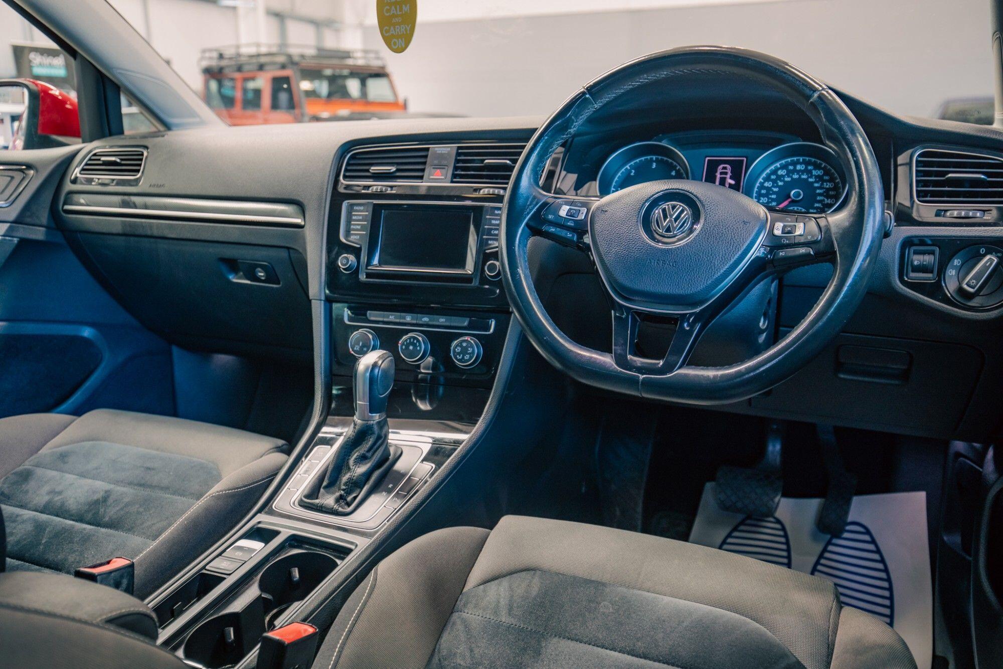 Volkswagen Golf view 2