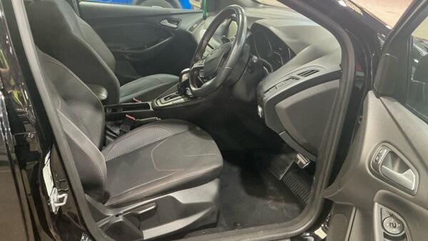 Ford Focus view 5