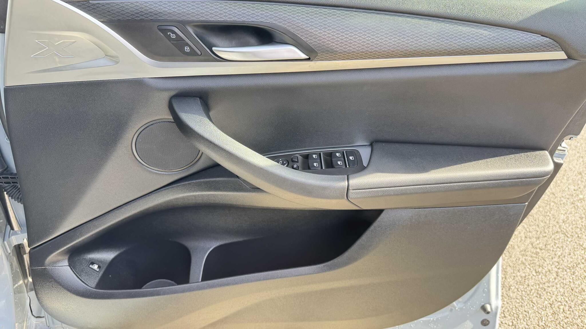 BMW X3 view 23