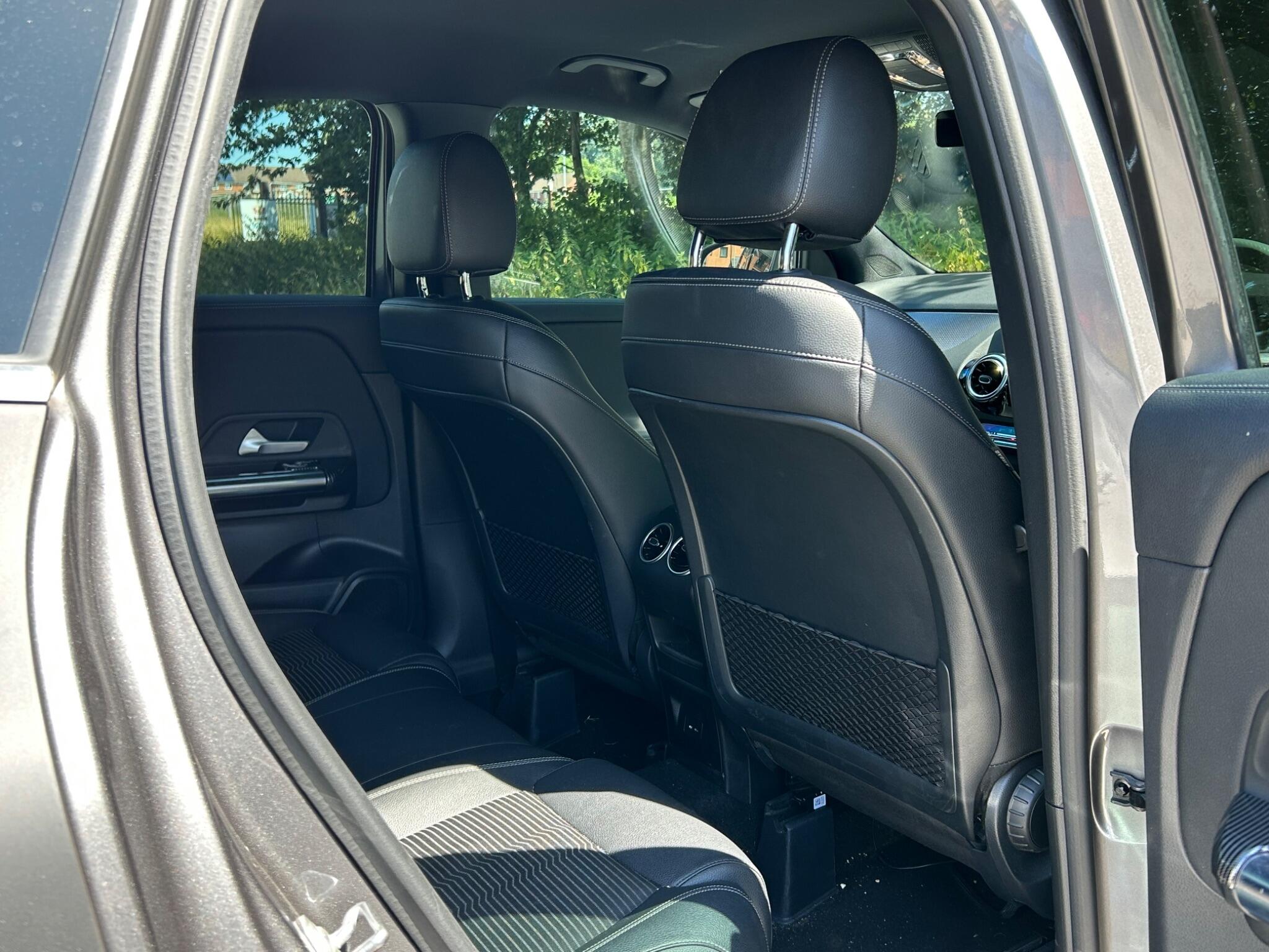 Mercedes-Benz Gla view 22