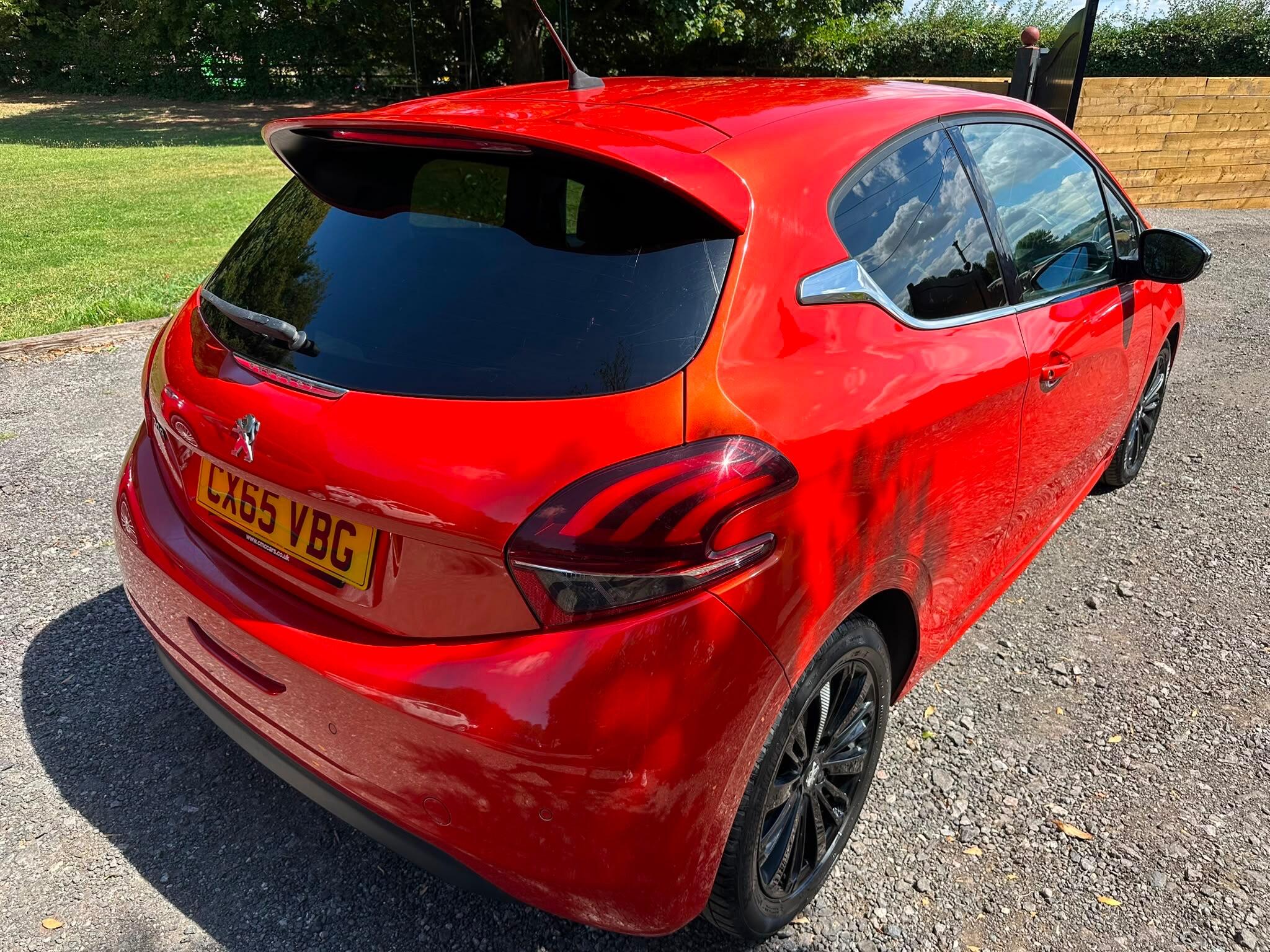 Peugeot 208 view 17