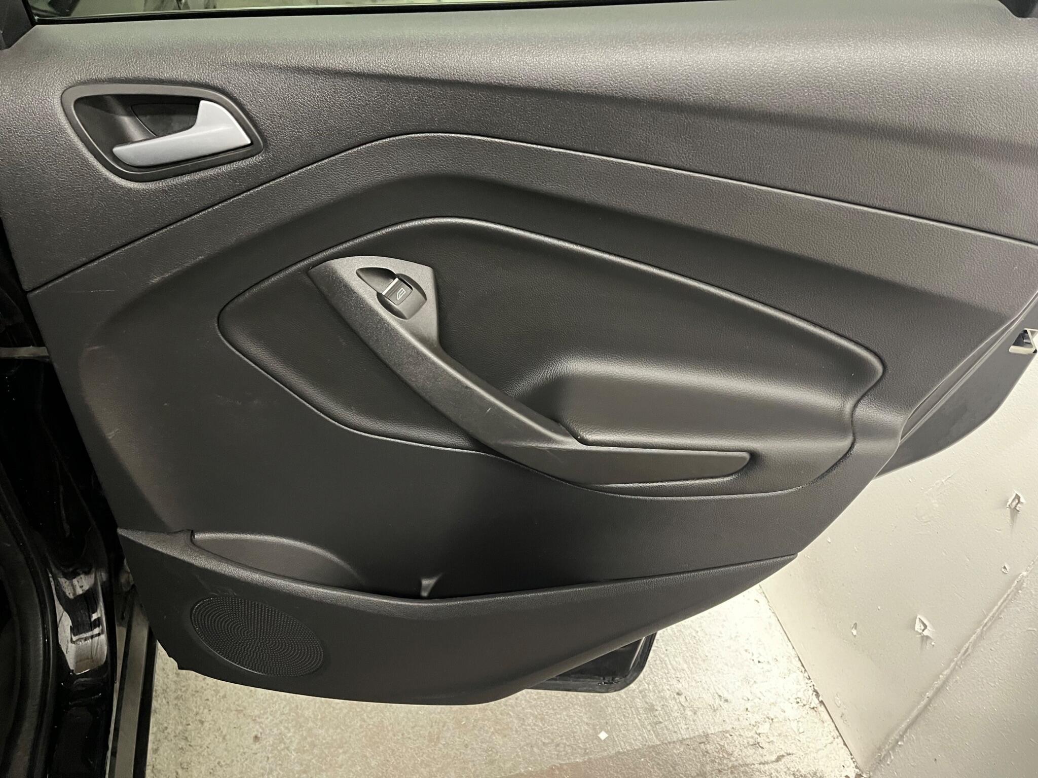 2018 Ford Kuga image 13