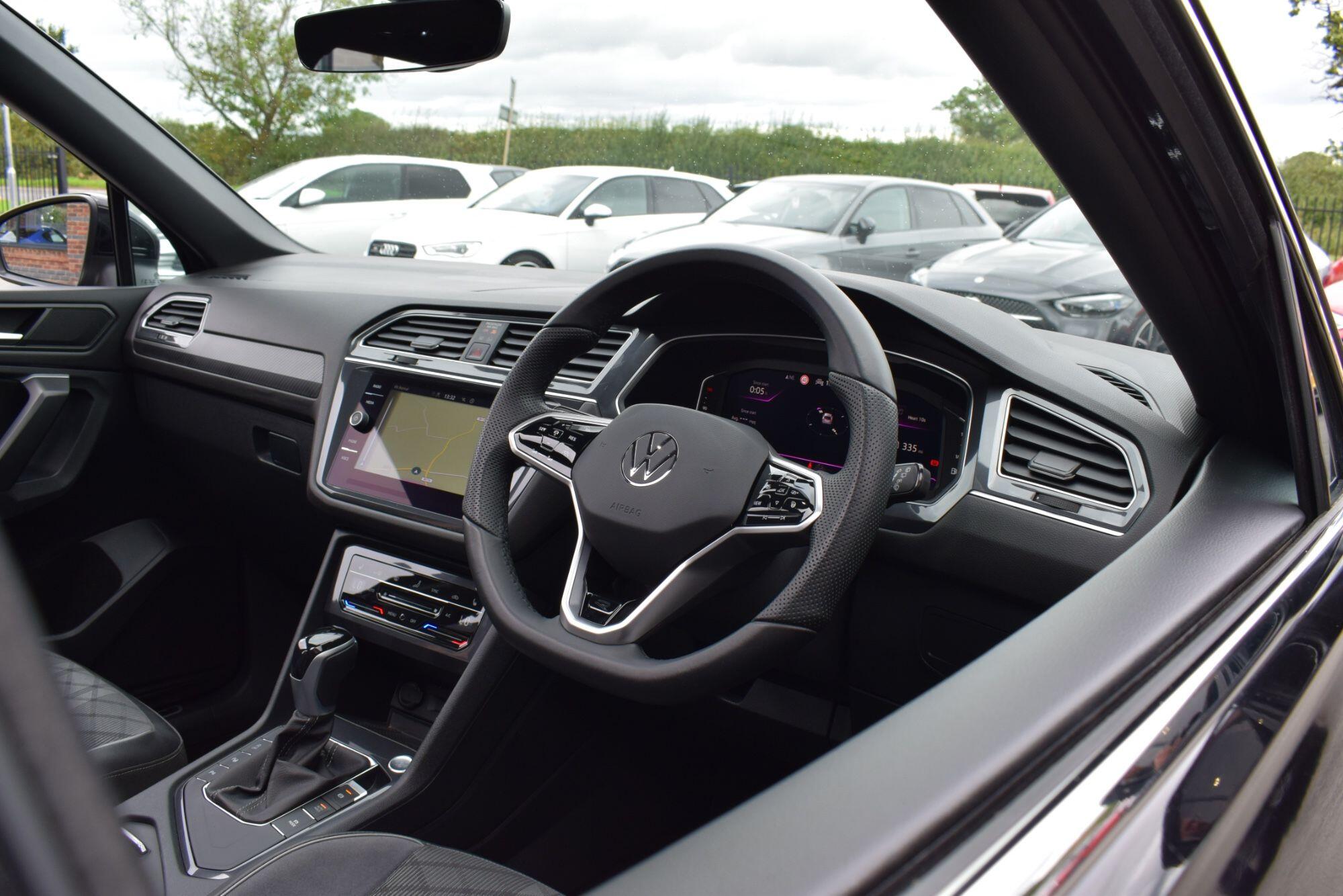 Volkswagen Tiguan Allspace view 5