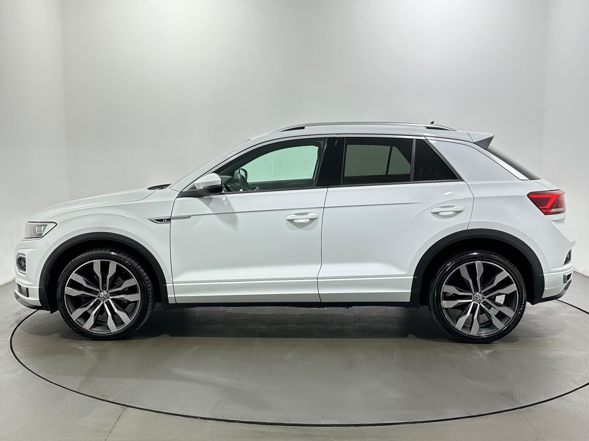 Volkswagen T-Roc view 5