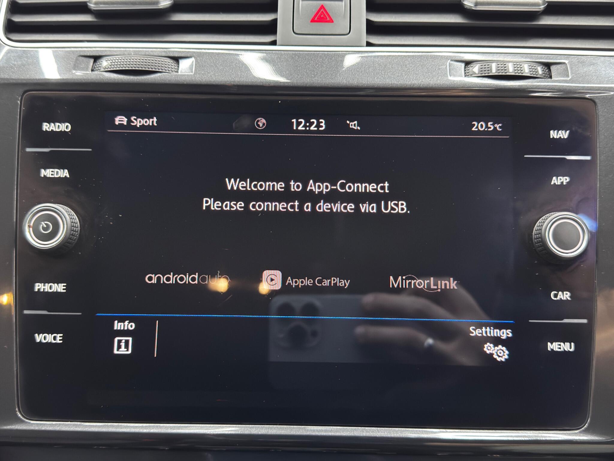 Volkswagen Golf view 32