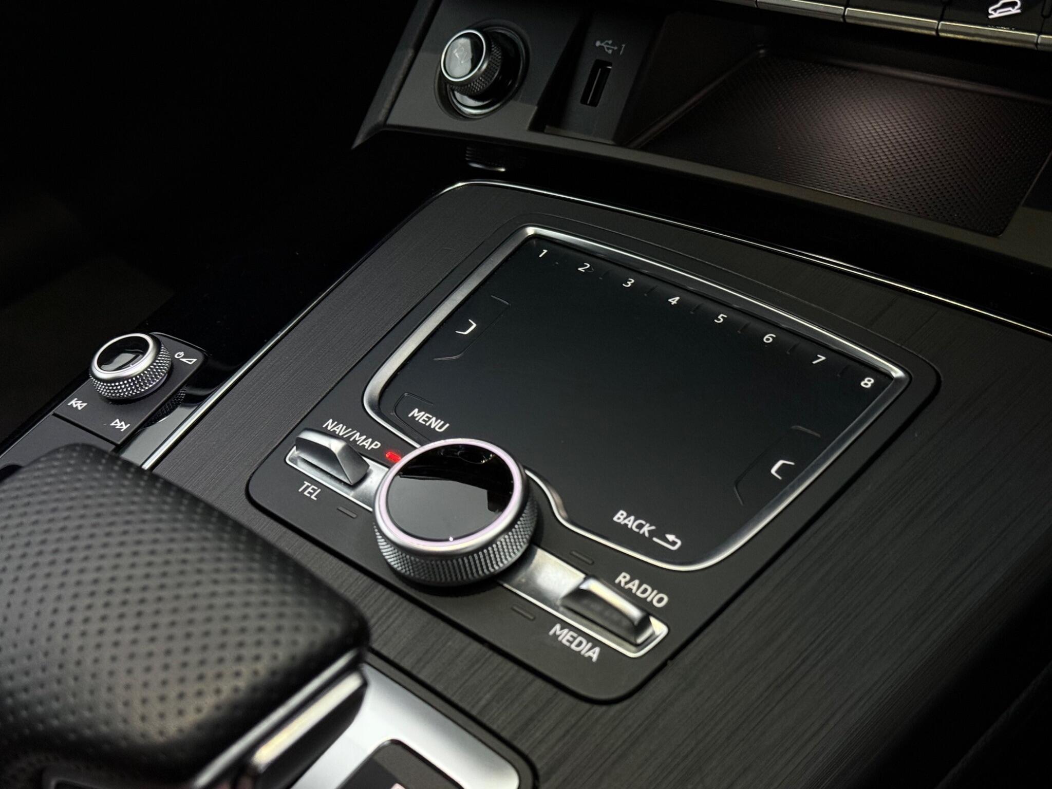 Audi Q5 view 21