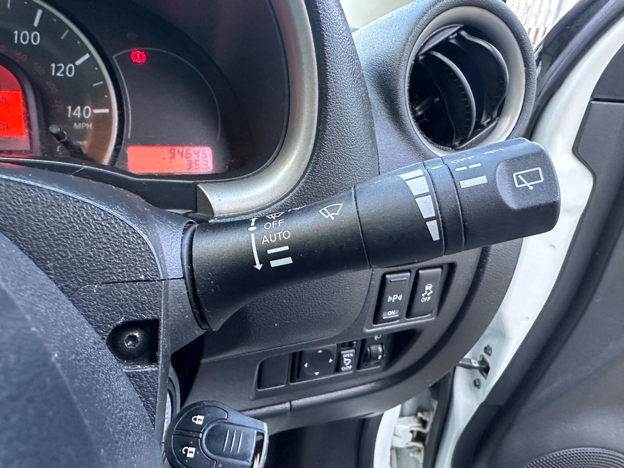 2012 Nissan Micra image 17