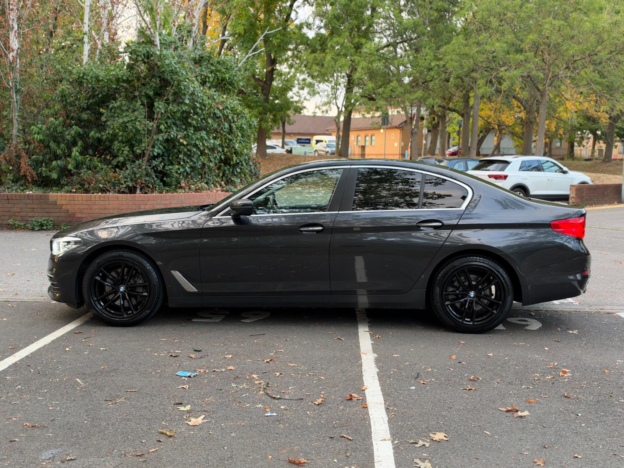 BMW 5 Series view 7