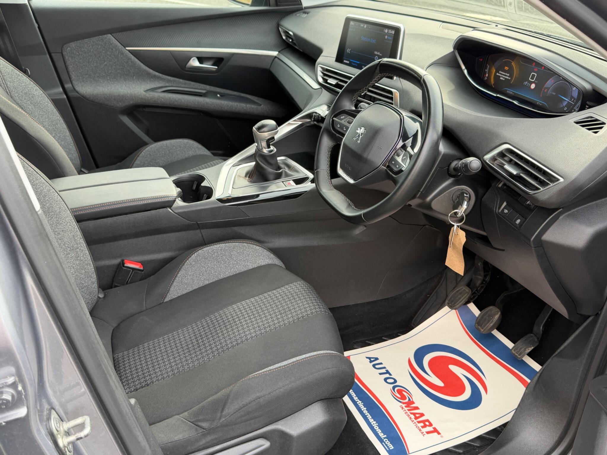 Peugeot 3008 view 12