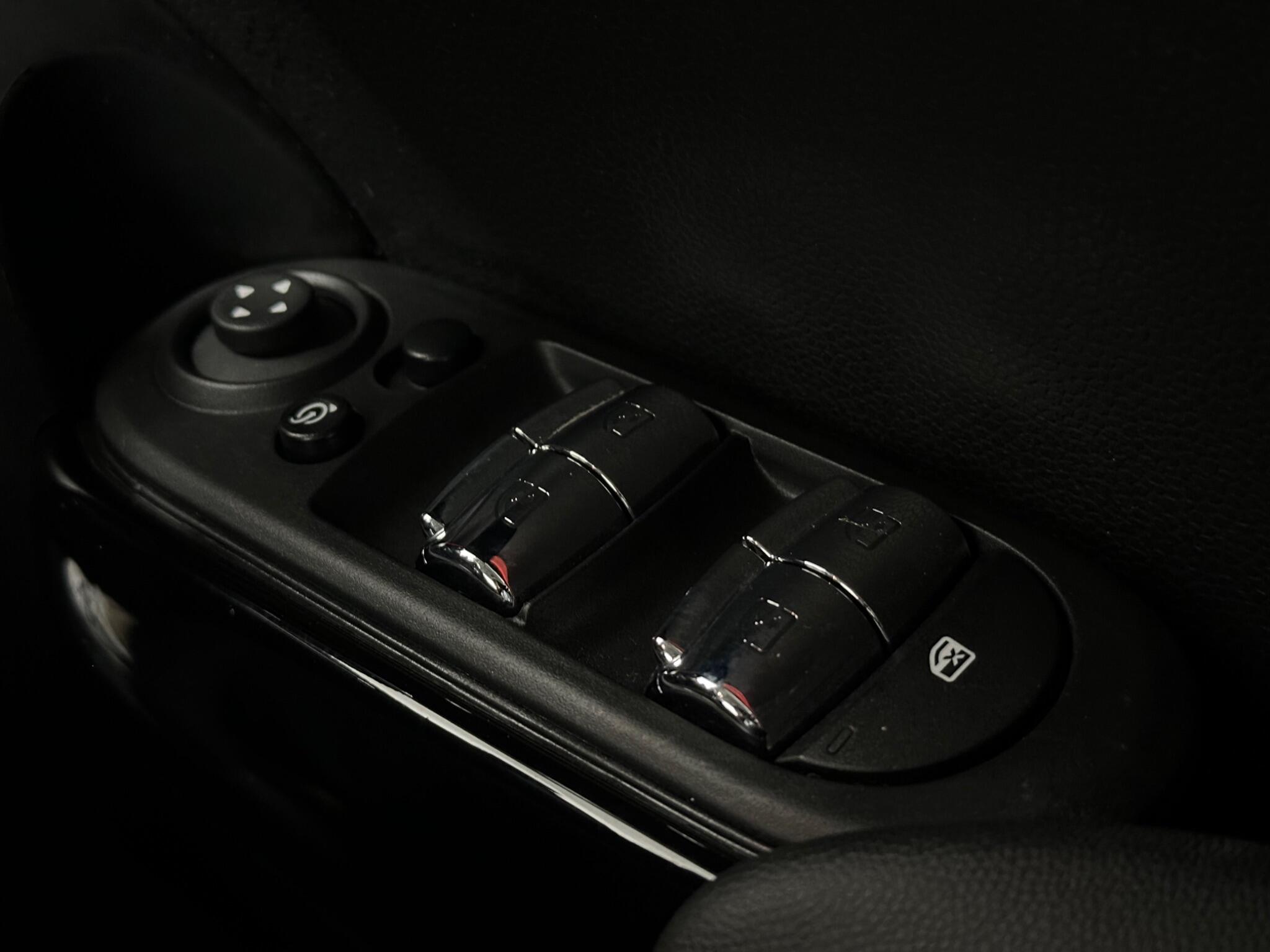 Mini Cooper view 19