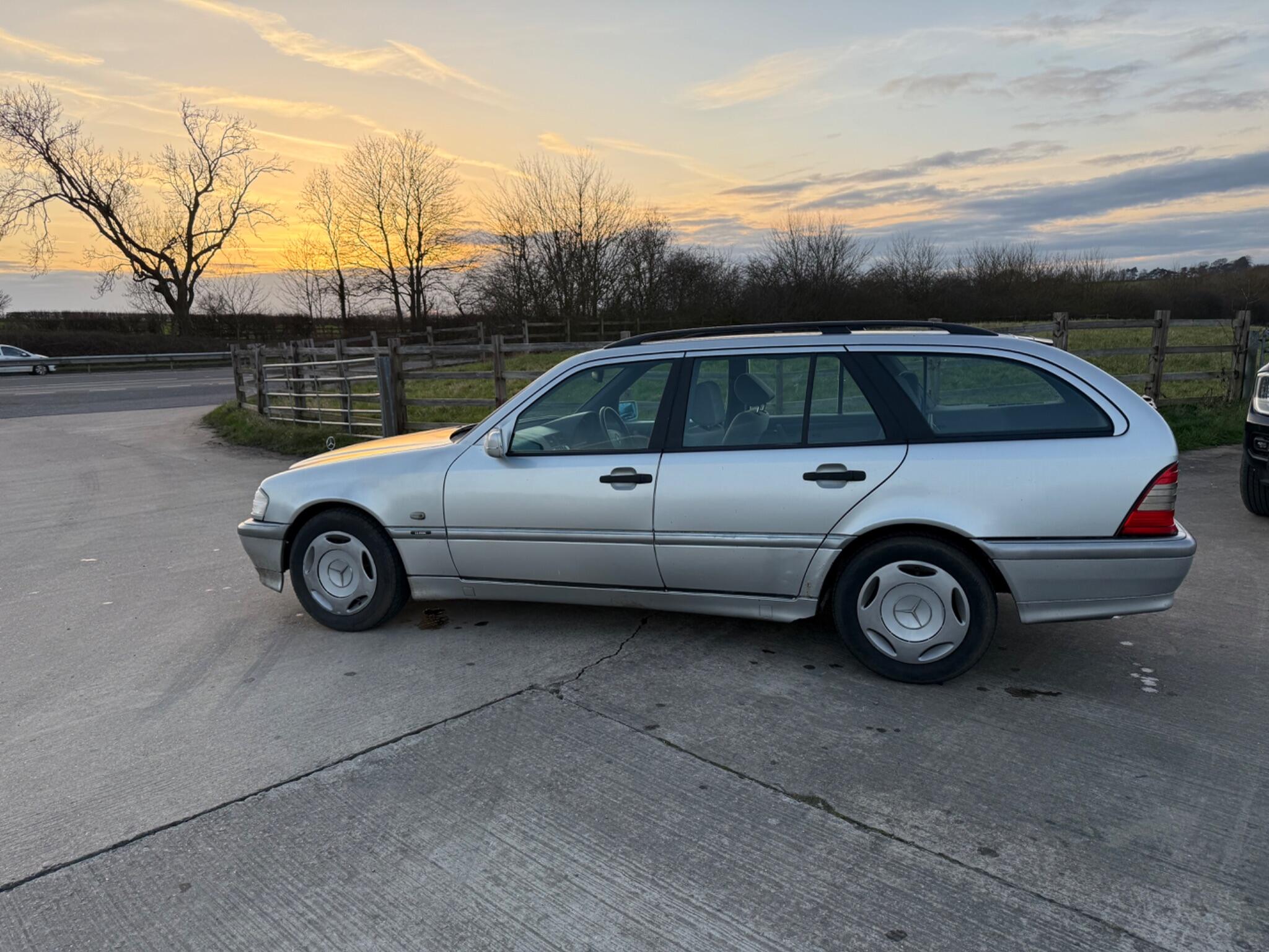 Mercedes-Benz C Class 2.4 C240 Classic 5dr — photo 12 of 66