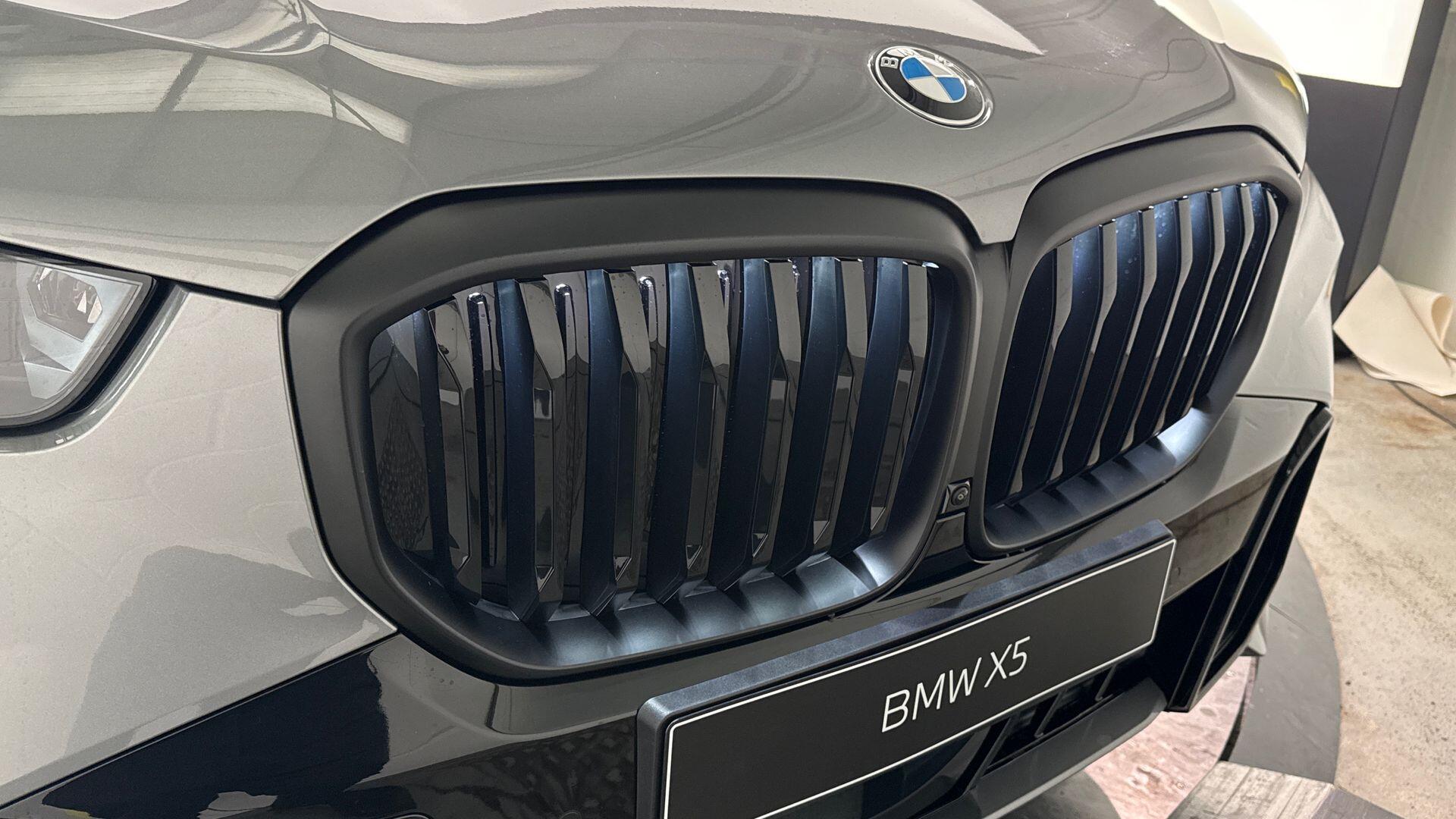 BMW X5 view 34