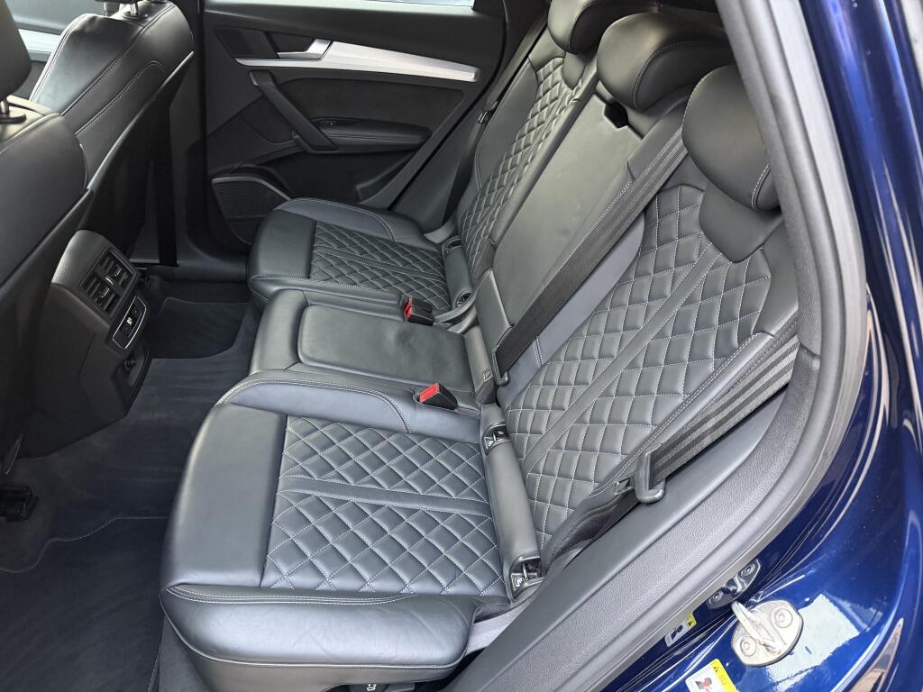 Audi SQ5 view 10