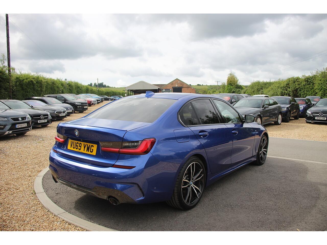 BMW 3 Series view 11