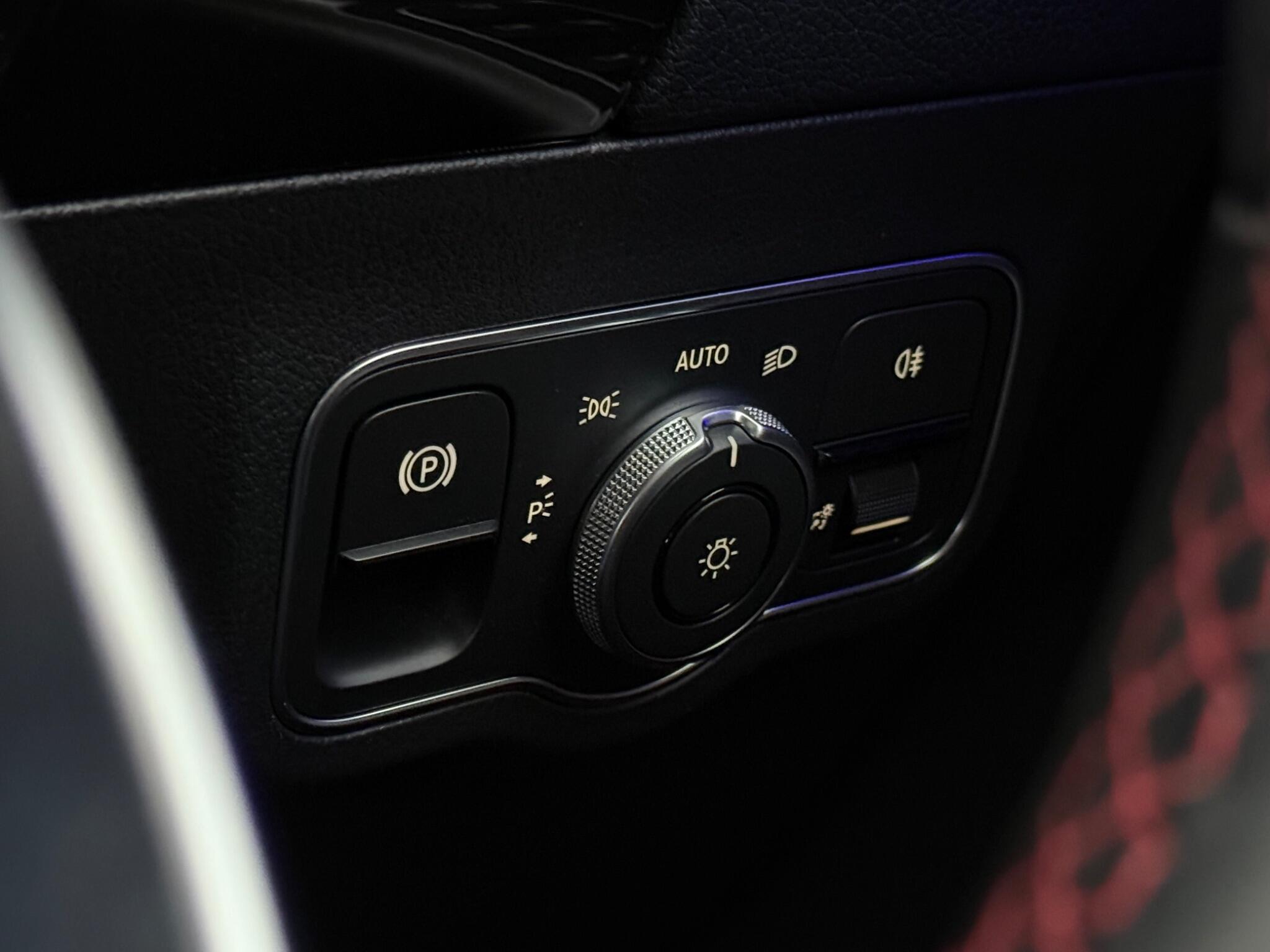 Mercedes-Benz Gla view 19