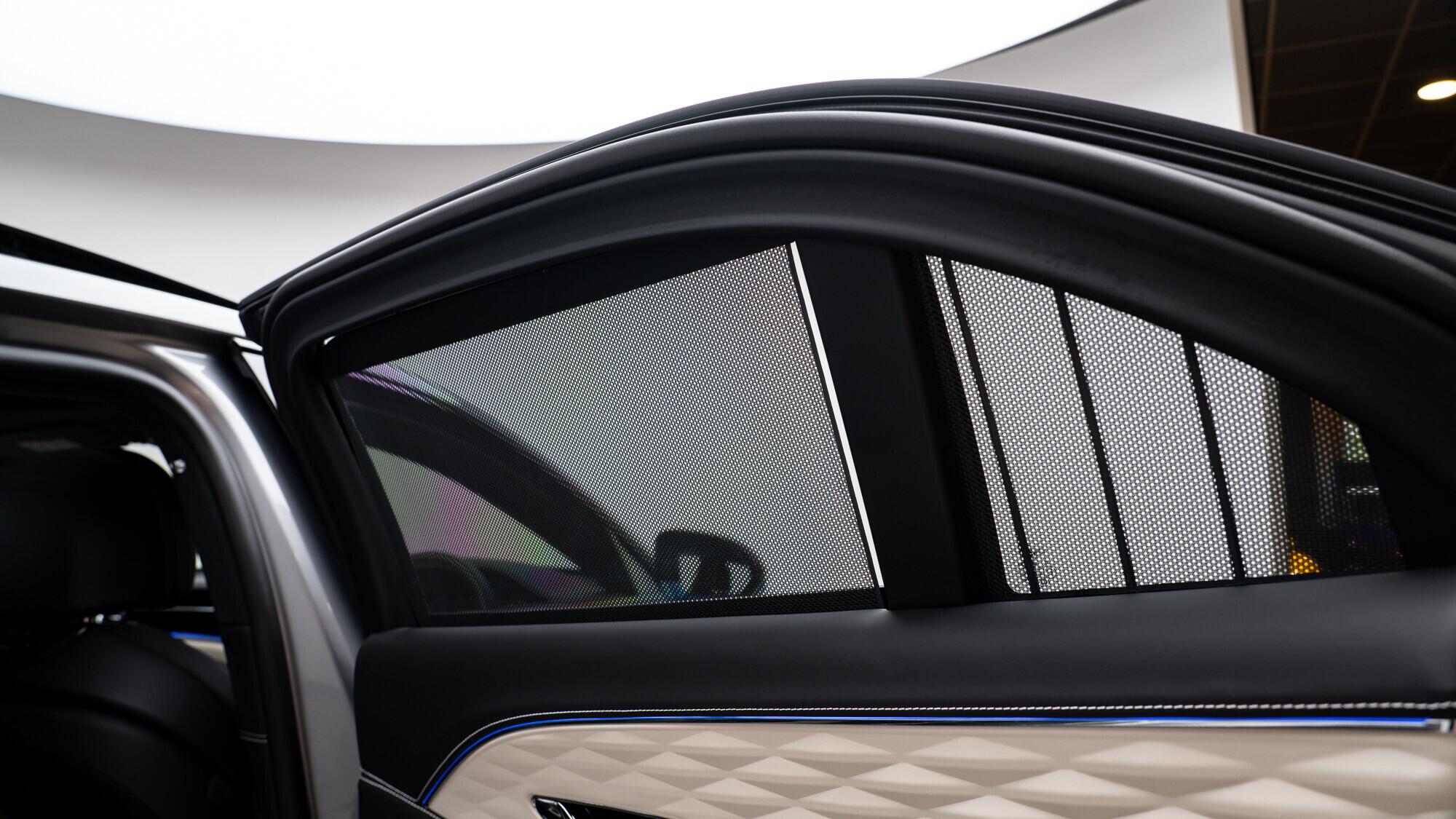Bentley Flying Spur view 26