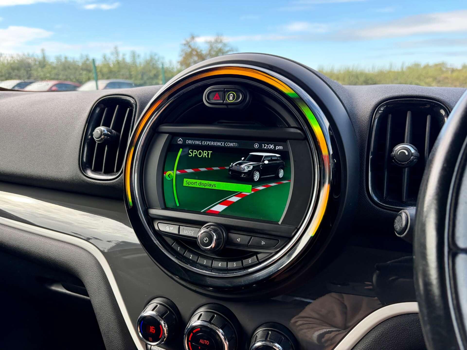 Mini Countryman view 52