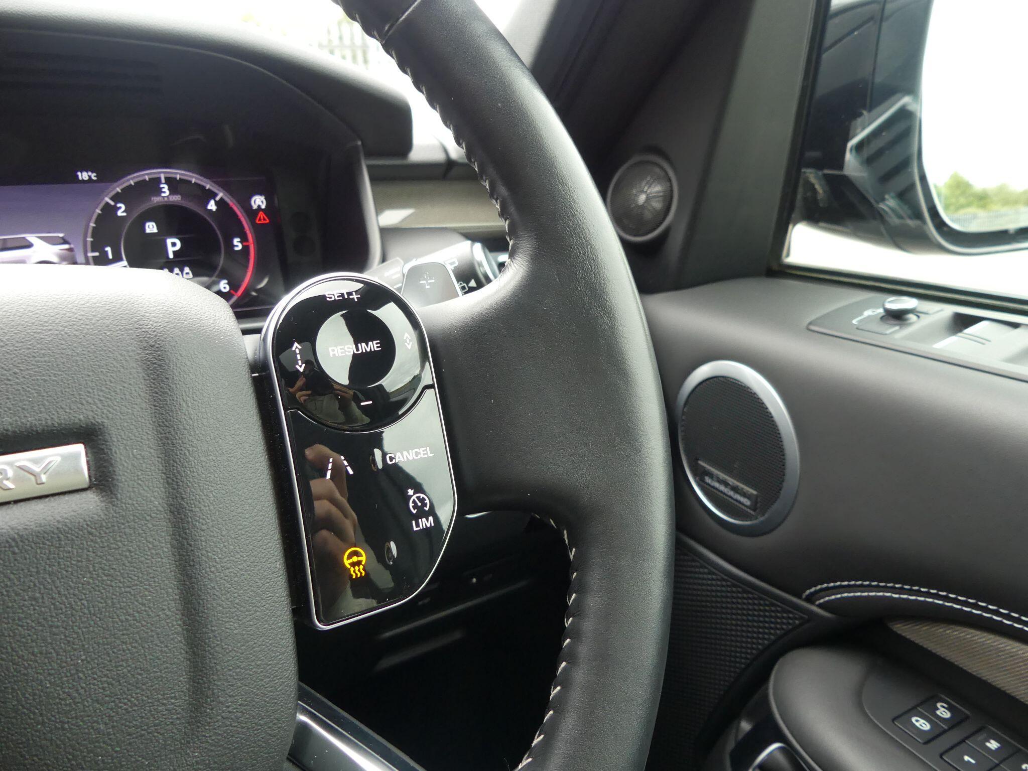 Land Rover Discovery view 24