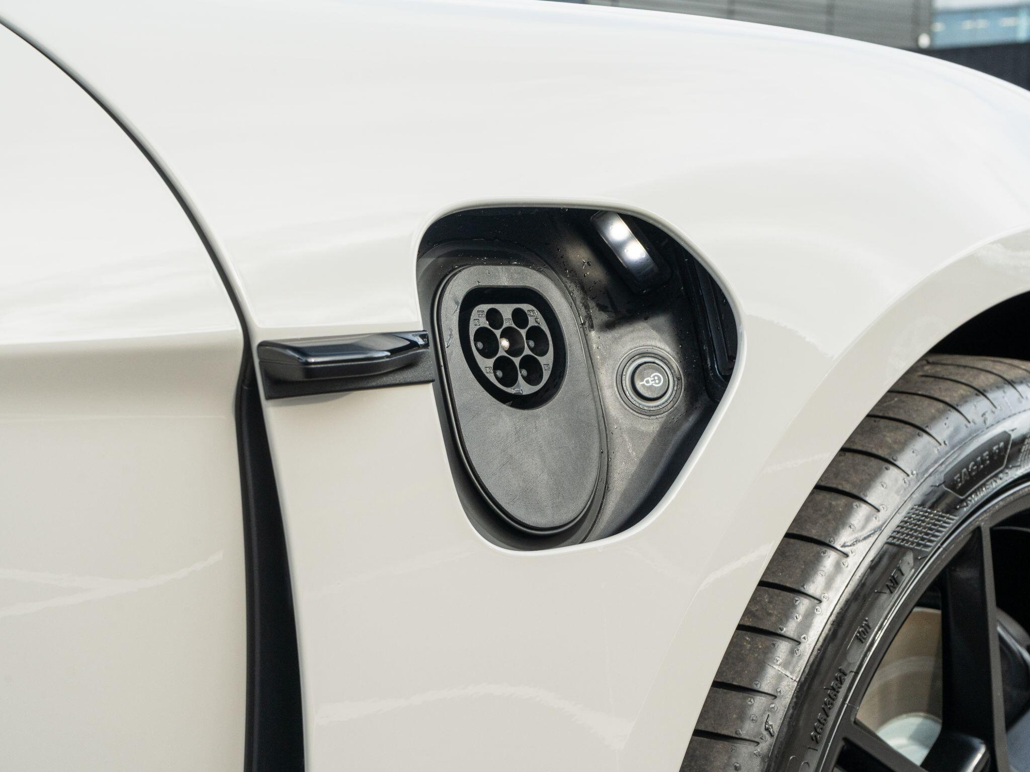 Porsche Taycan view 13