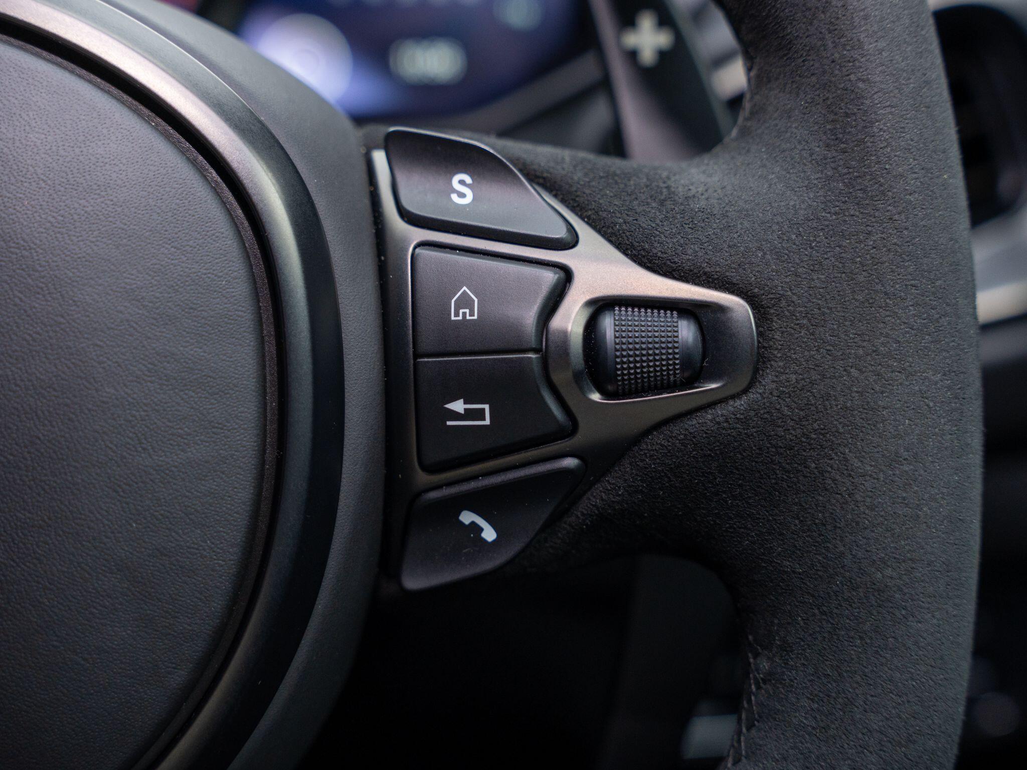 Aston Martin Vantage view 32