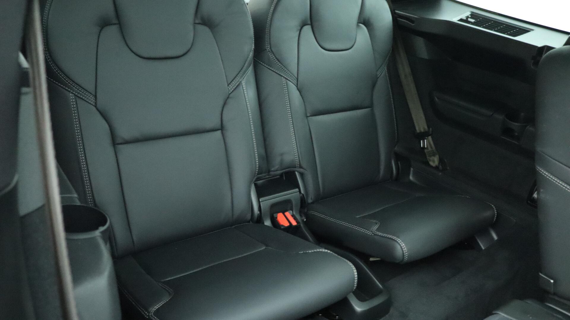 Volvo XC90 view 49