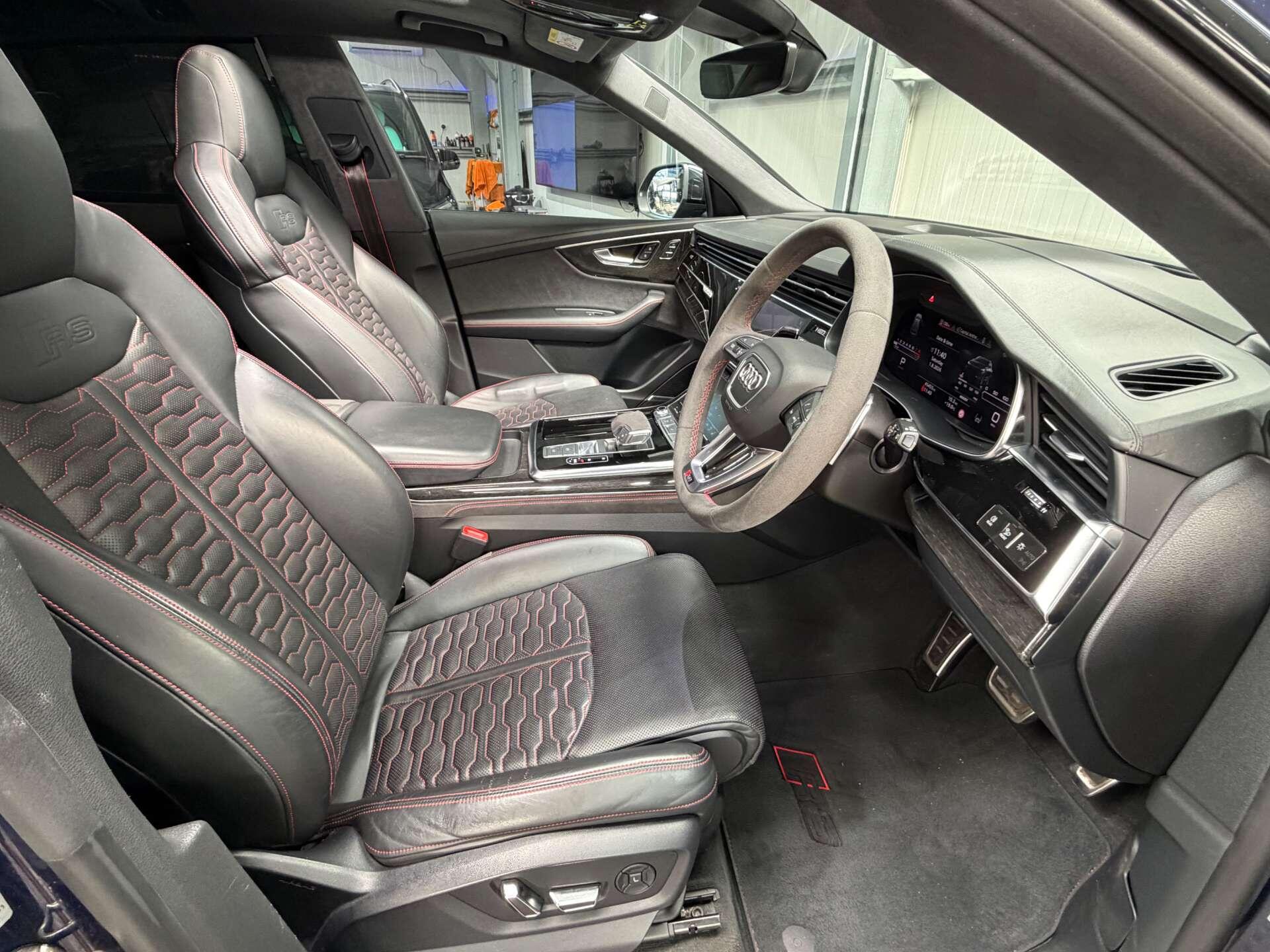Audi RSQ8 view 14